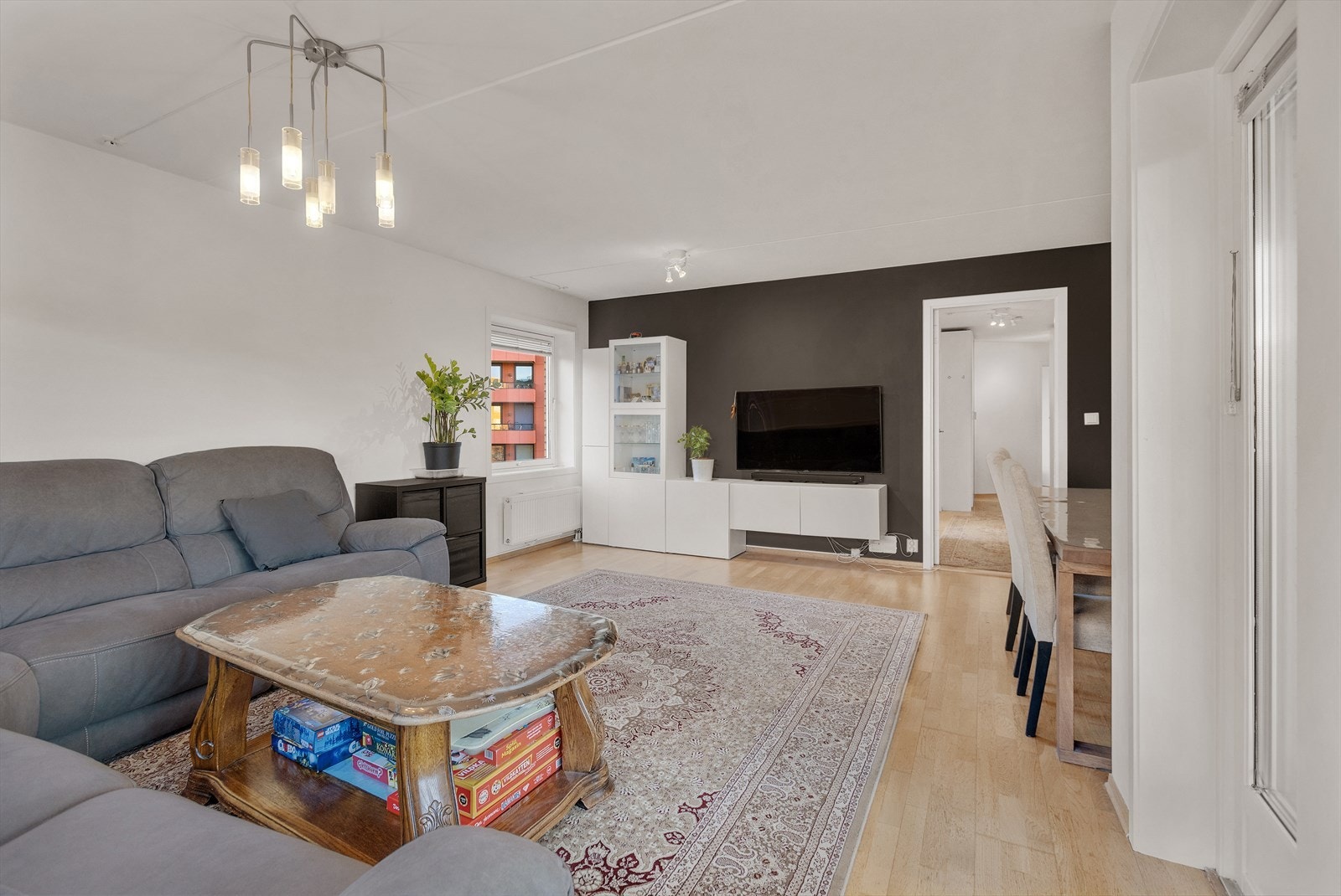 Utgang til balkong fra stue. Galleribilde