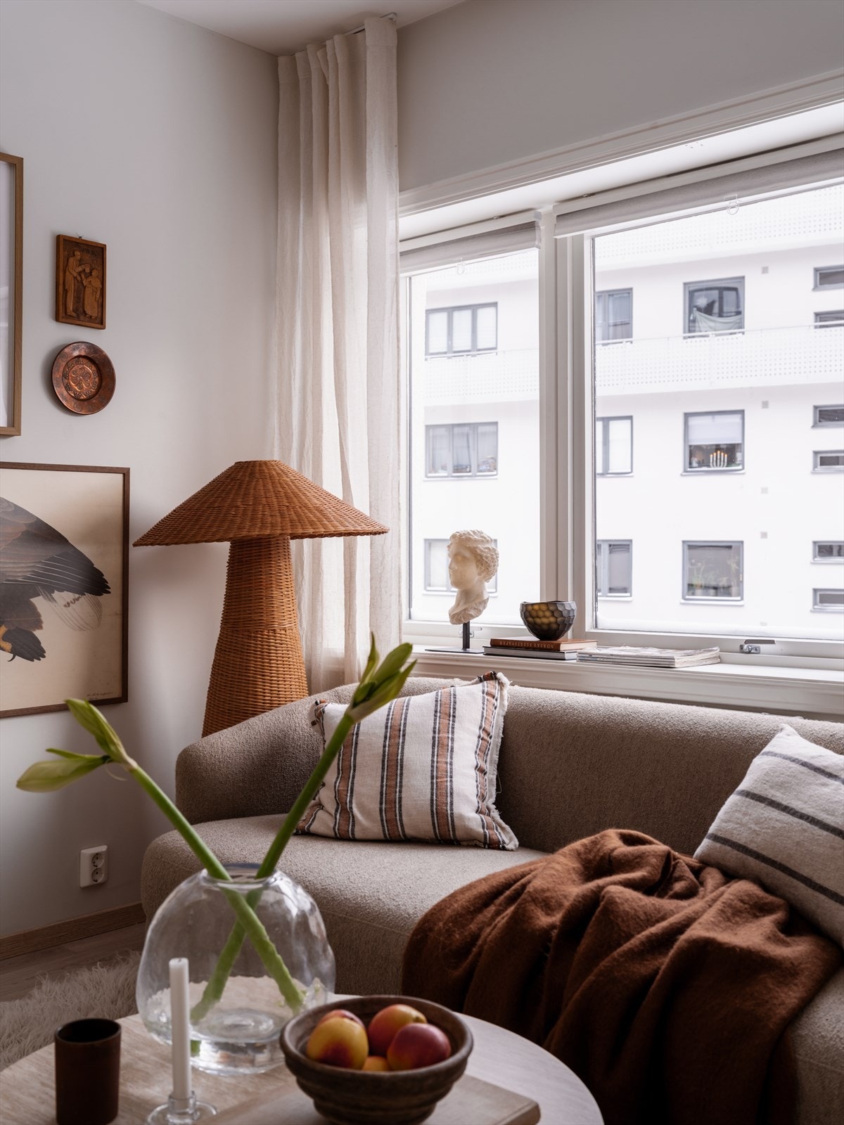 Rommet brukes i dag som stue, men kan fint innredes som soverom. Galleribilde