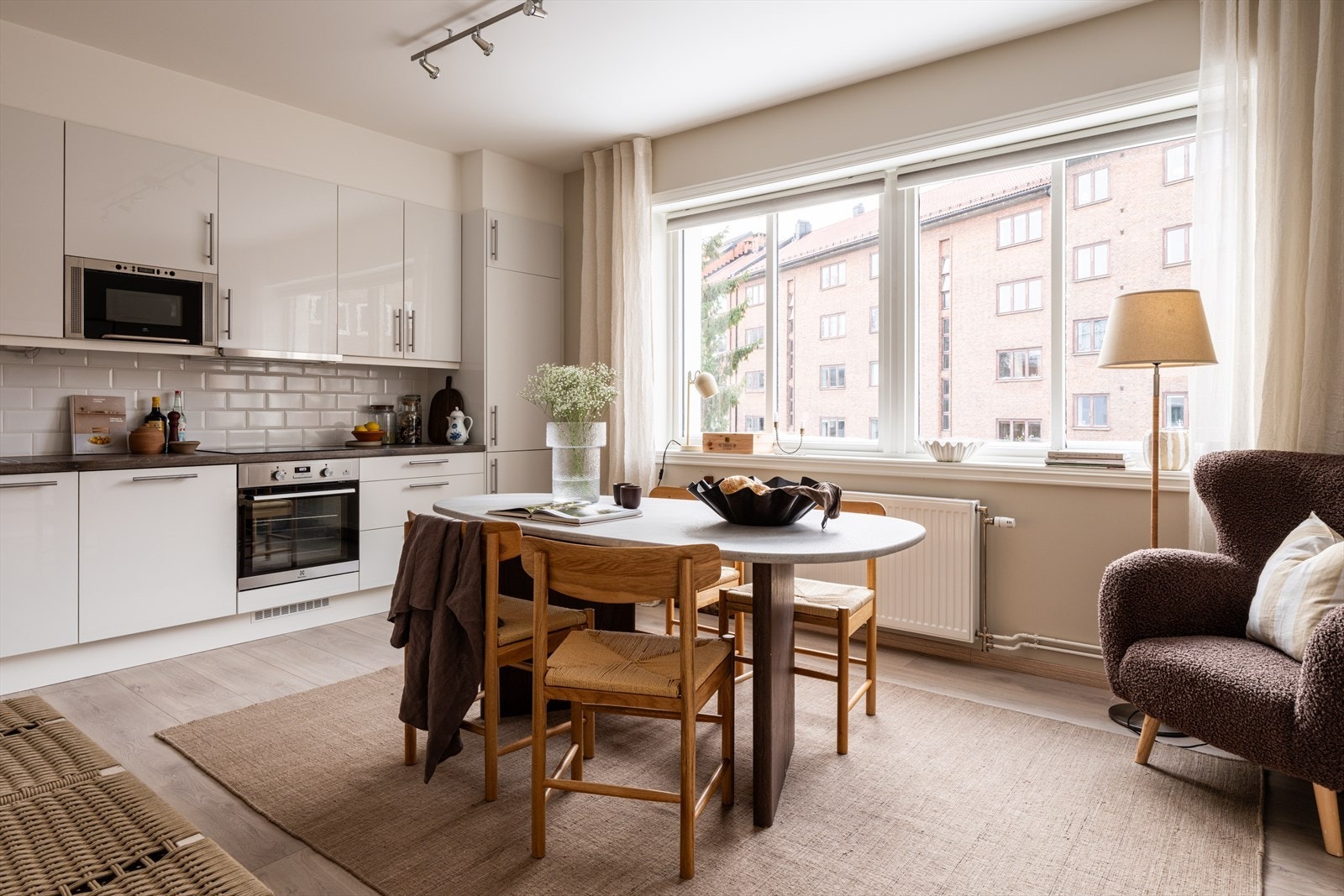 En smakfull 4-roms selveier endeleilighet beliggende perfekt til på Sagene! Galleribilde