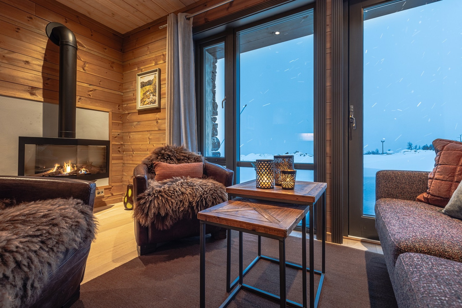 Leiligheten ligger slope side, rett ved skibakken og høyt til fjells Galleribilde