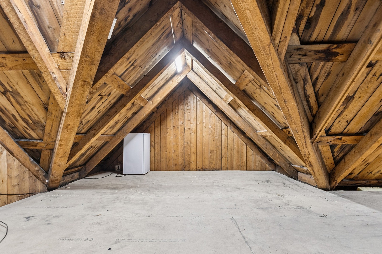 - Stort tilleggsareal på loft. Galleribilde