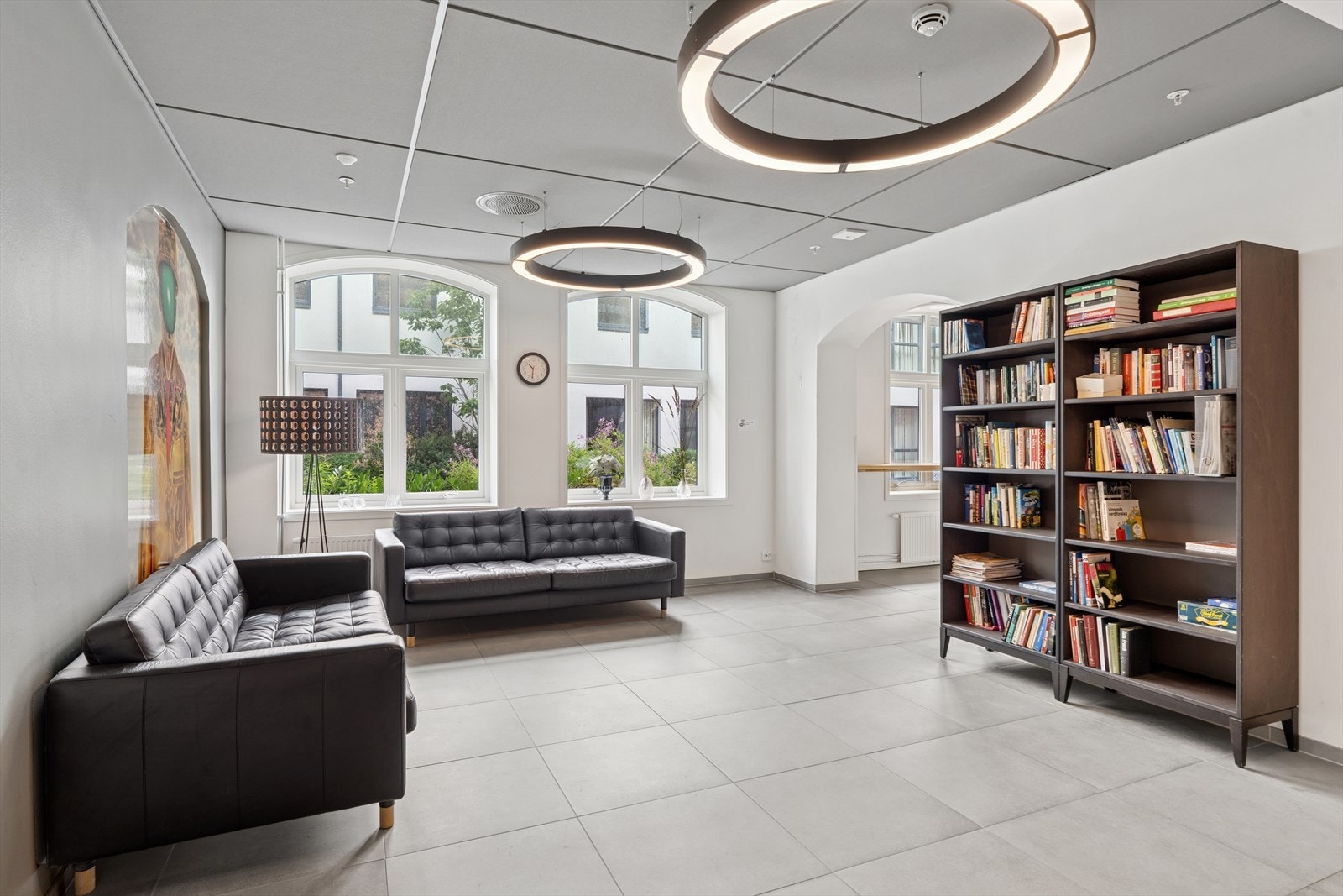 Fellesarealer med sittegrupper. Galleribilde