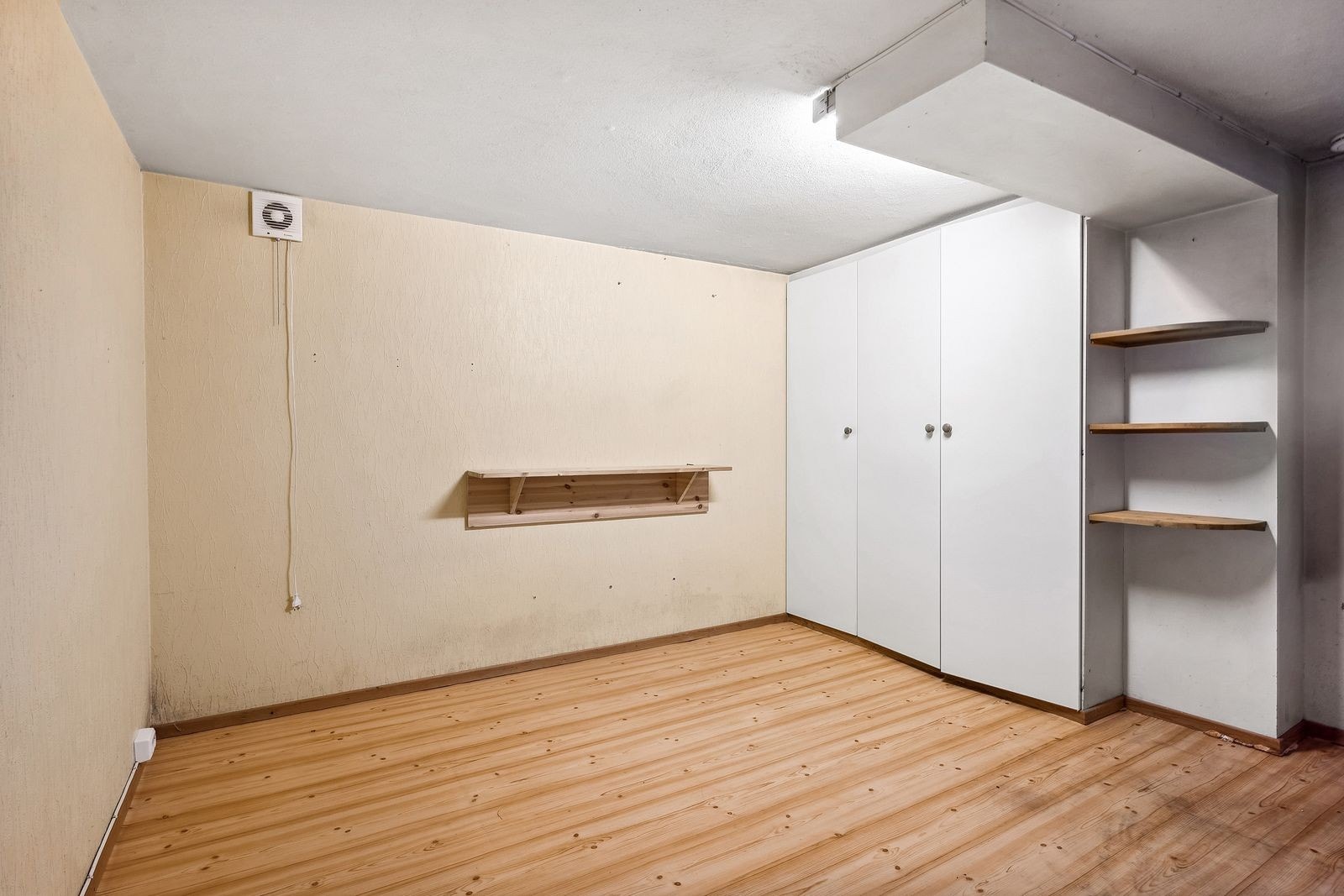 Meget stor bod er inkludert Galleribilde