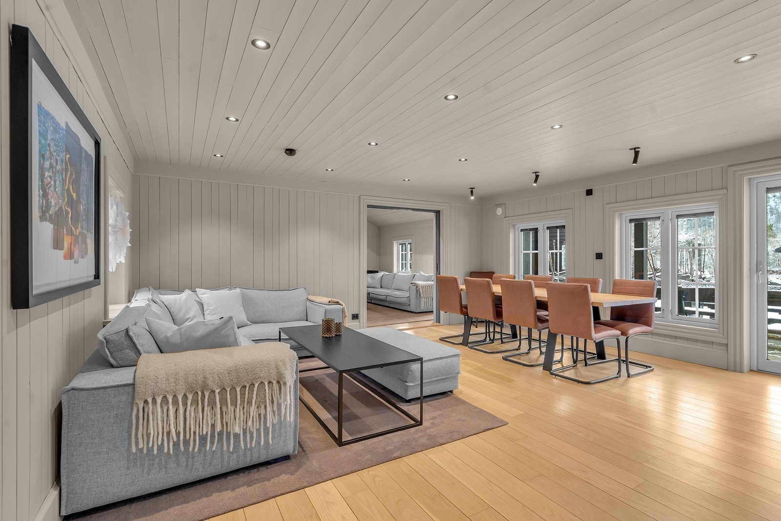 Trivelig stue med utgang til uteområde Galleribilde