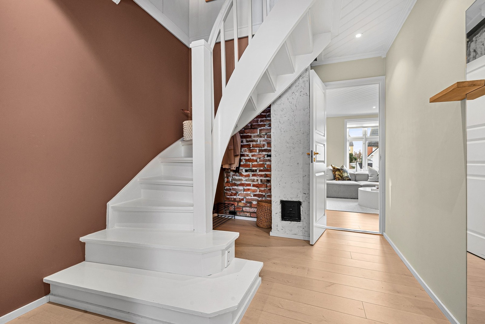 På loftet er det to soverom og utgang til balkong. Galleribilde