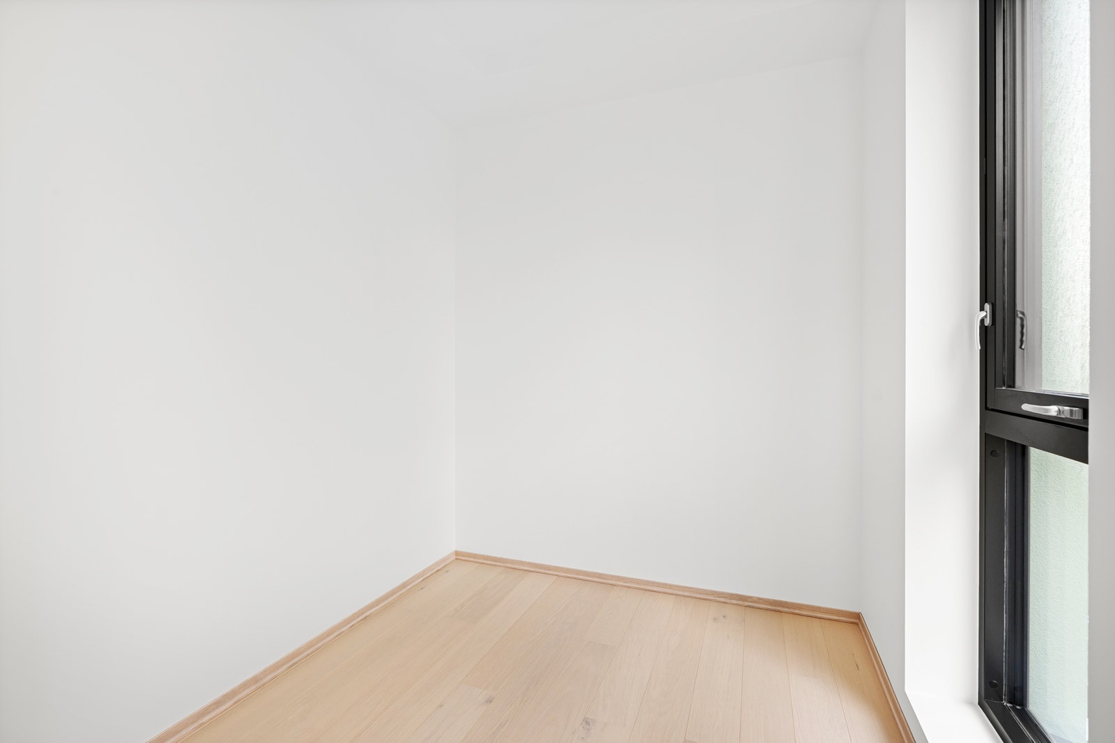 Walk in closet i tilknytning til hovedsoverom Galleribilde