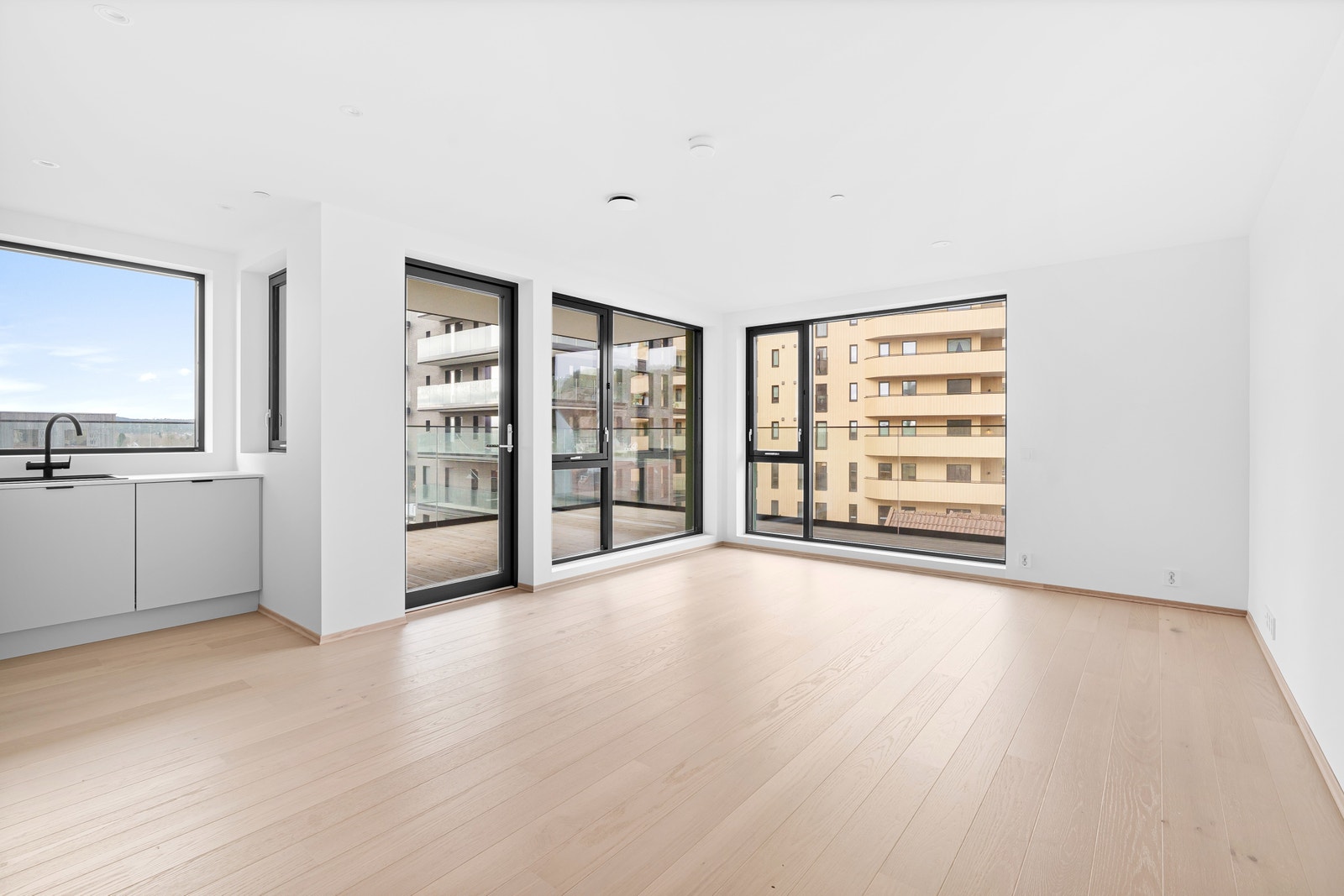 Stue uten møbler Galleribilde