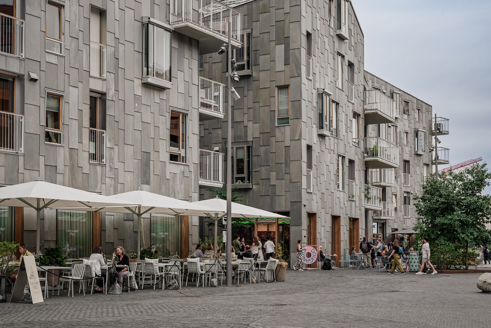 En rekke spennende restauranter, caféer og spennende butikker i umiddelbar nærhet. Galleribilde