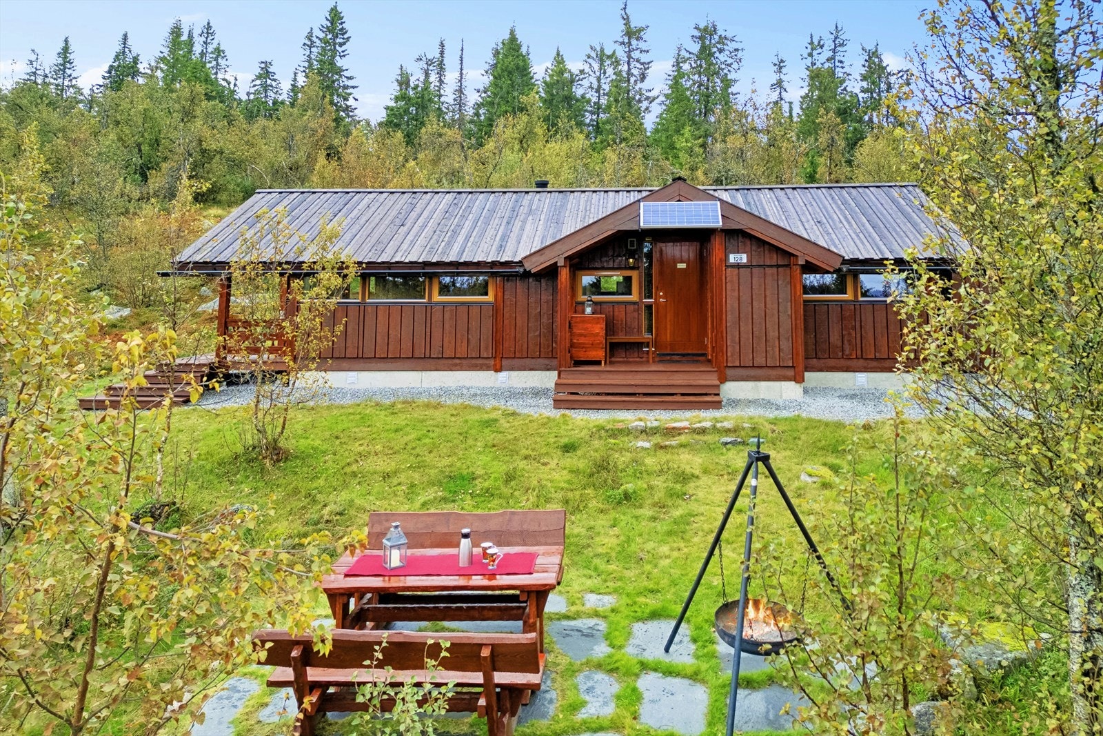 Torleif Løvfald Gaard v/DNB Eiendom presenterer Dekarvegen 128! Galleribilde