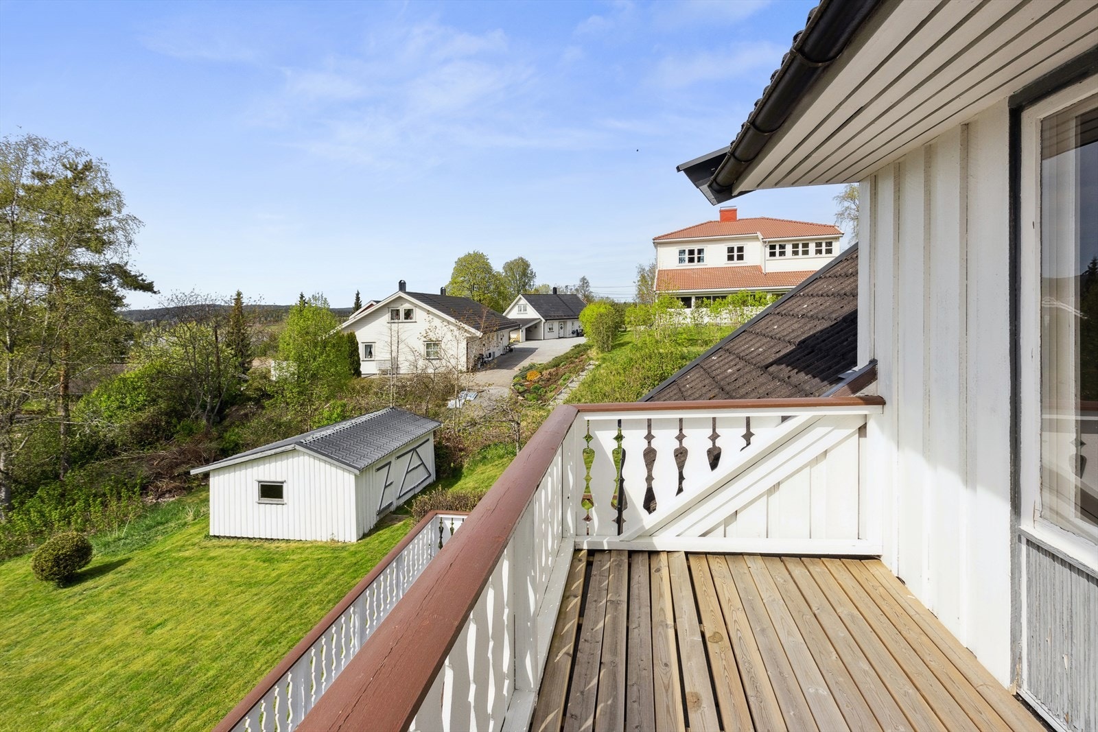 Balkong fra det ene soverommet oppe. Galleribilde
