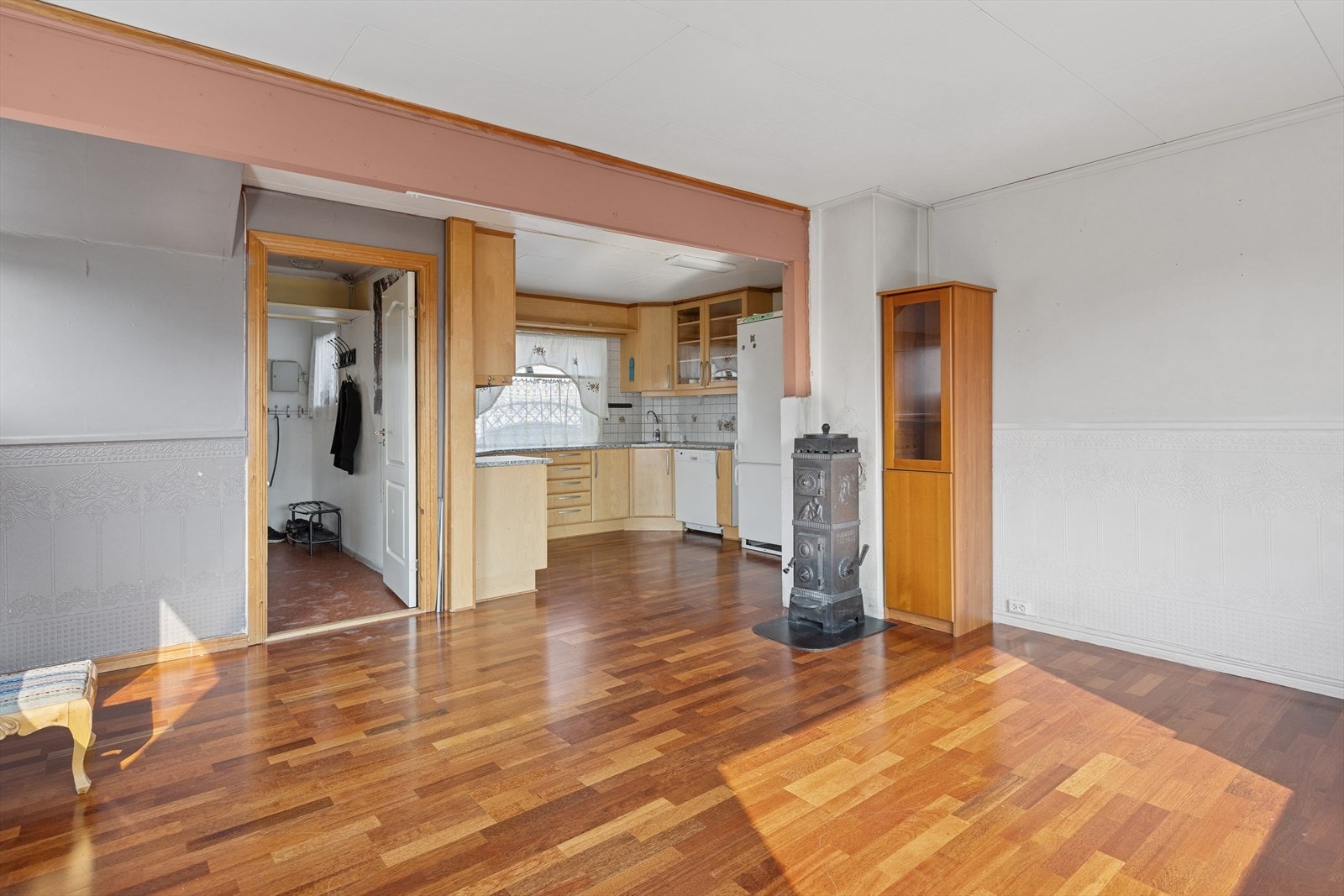 - Åpen og god planløsning til kjøkkenet. Galleribilde