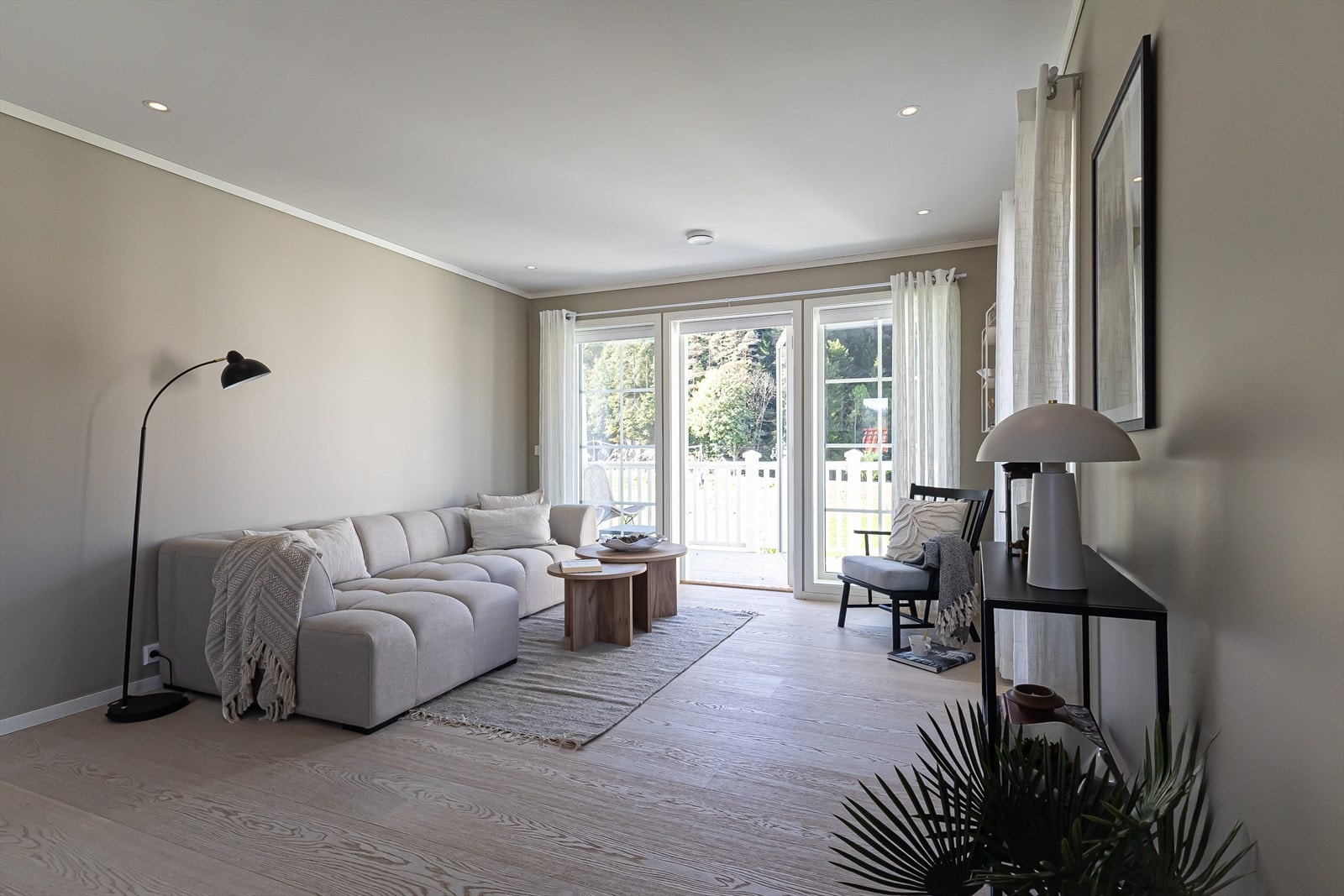 Solrik uteplass Galleribilde