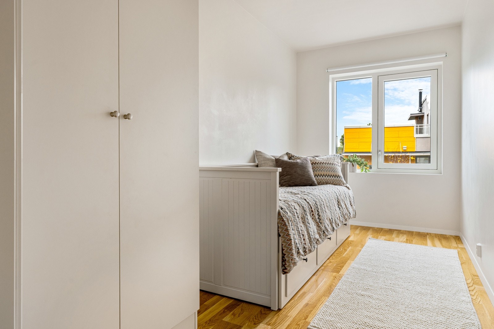 Begge rommene er målt til 8 kvm. Galleribilde