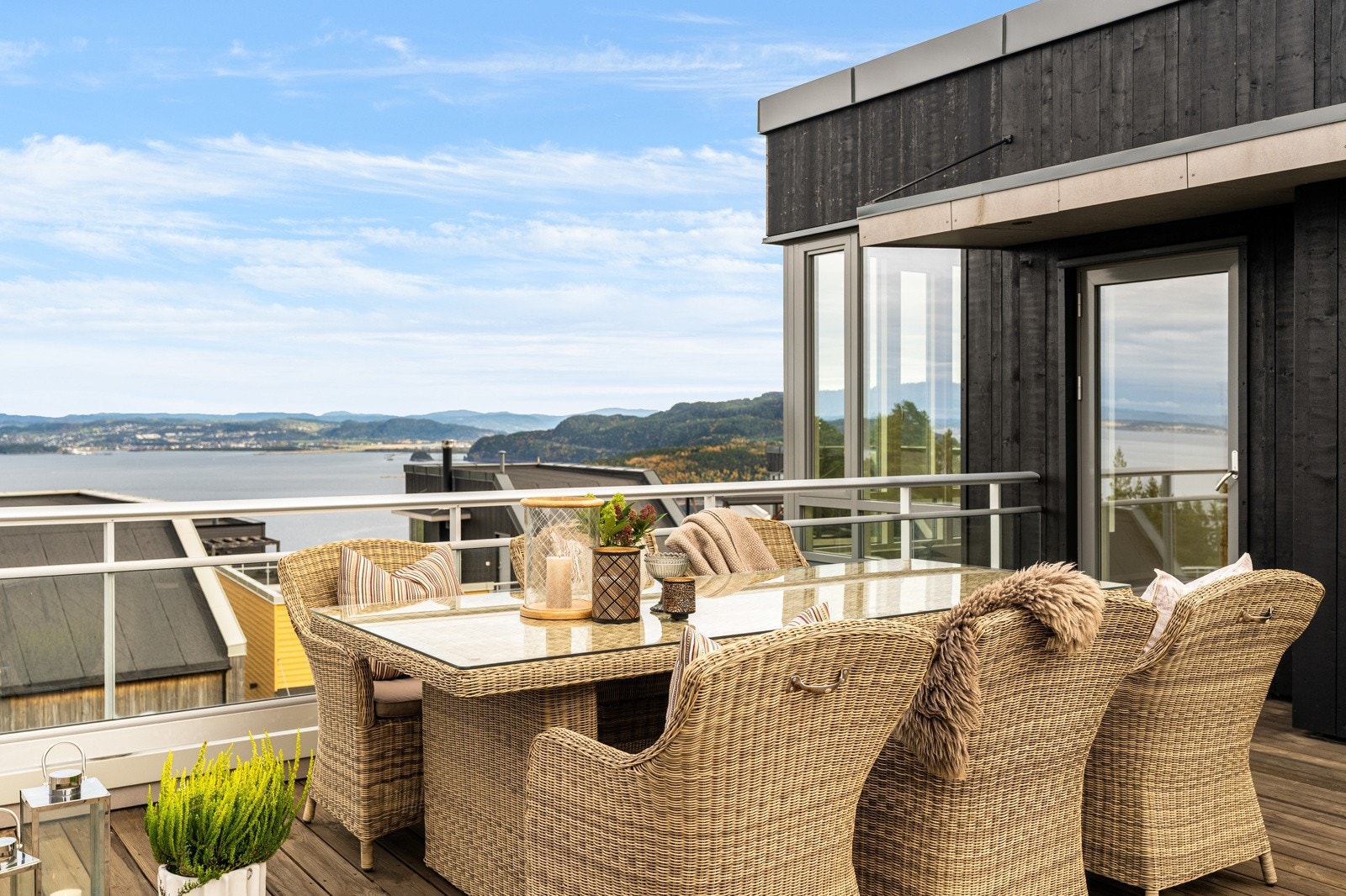 Her kan man innrede med utemøblement for å nyte utsikten på sene sommerkvelder. Galleribilde