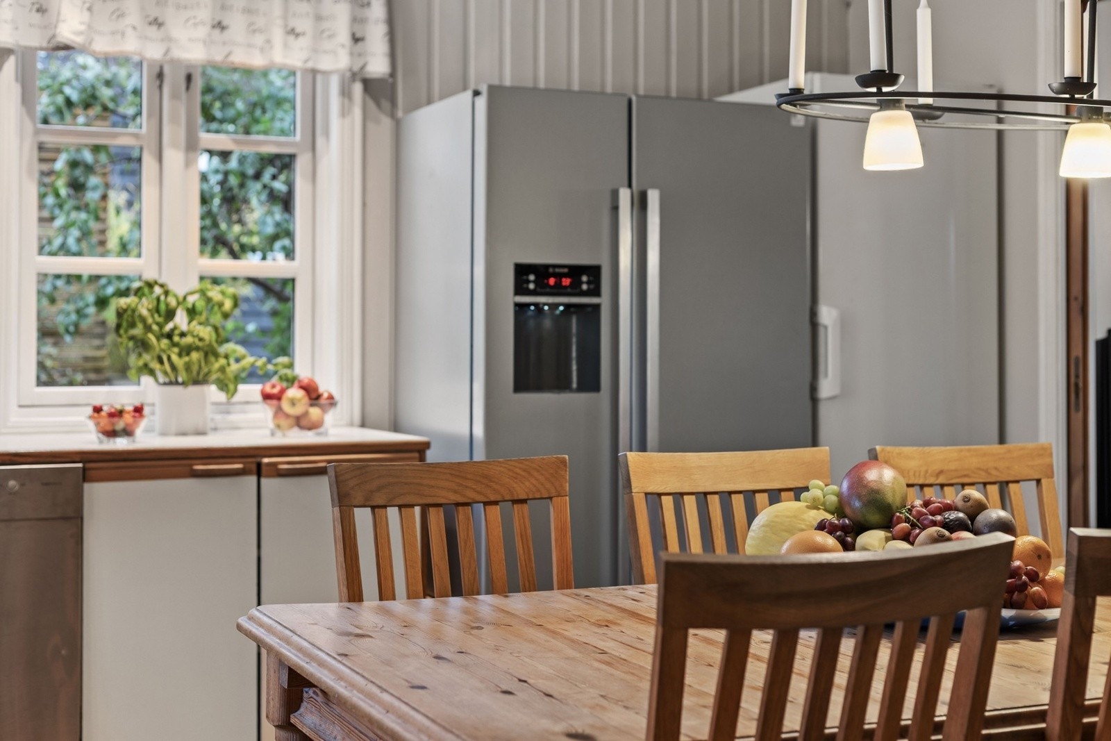 Her ligger alt til rette for kokkelering til hverdag og fest. Galleribilde