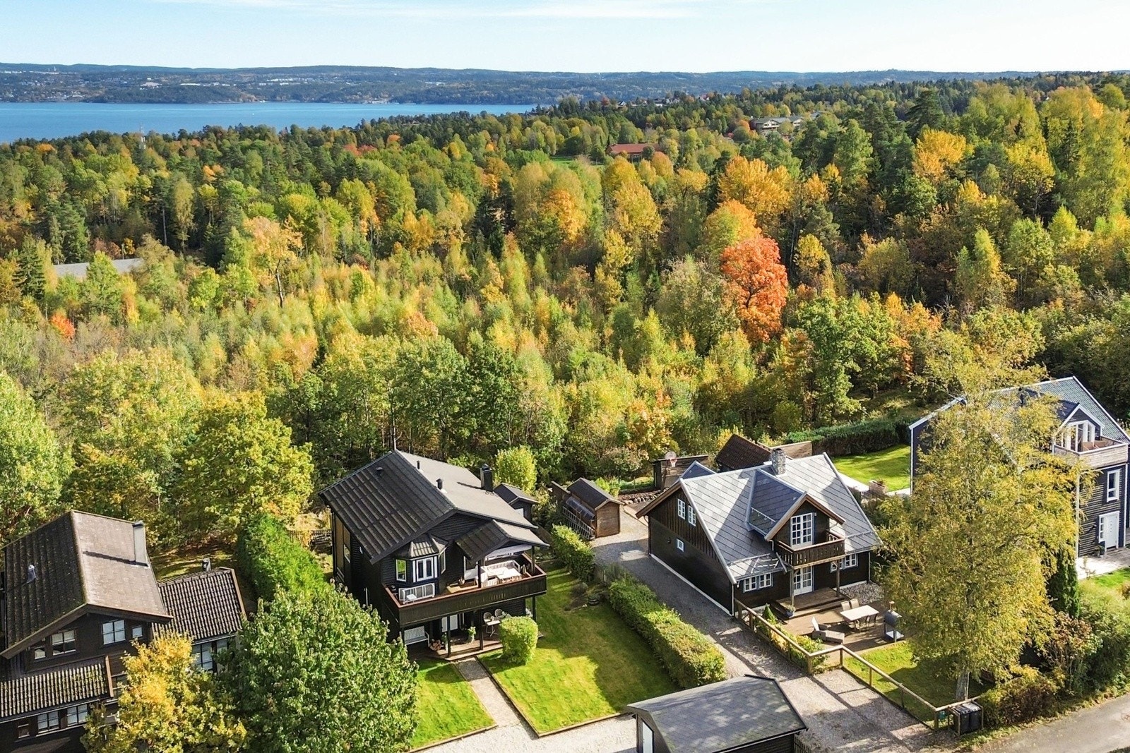 Dette er et populært og barnevennlig boligområde på Skoklefald som grenser mot LNFområde mot øst. Galleribilde