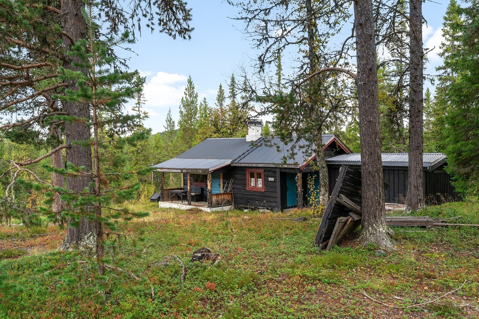 Eiendommen ligger ca 840 moh i et rolig og usjenert område ca 2 km fra Gålå. Galleribilde