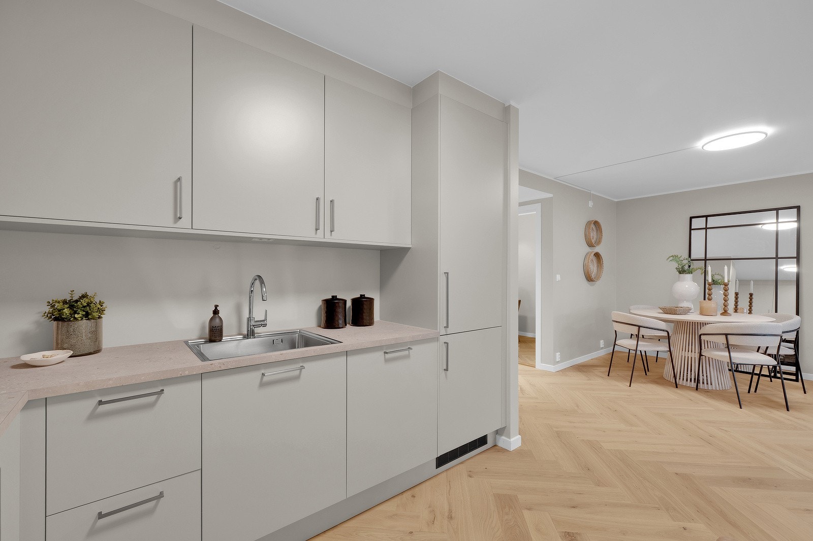 Helt nytt HTH kjøkken. Galleribilde