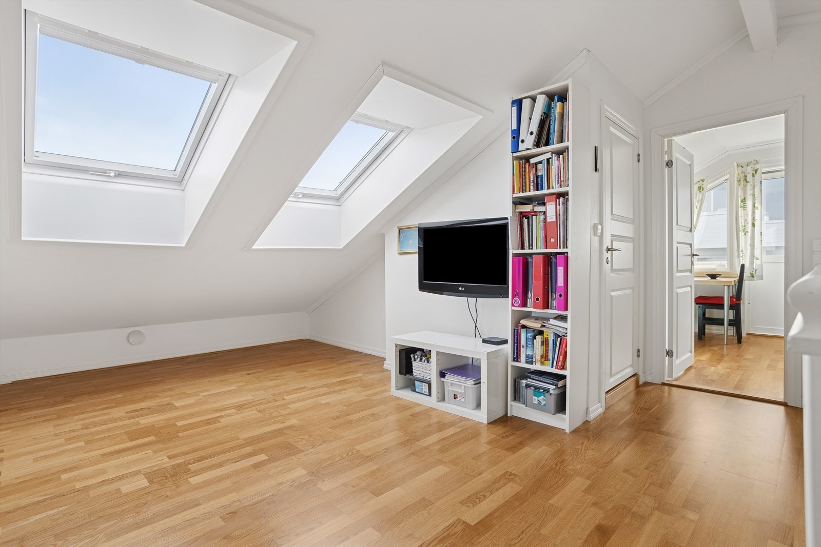 Loftstue. Galleribilde