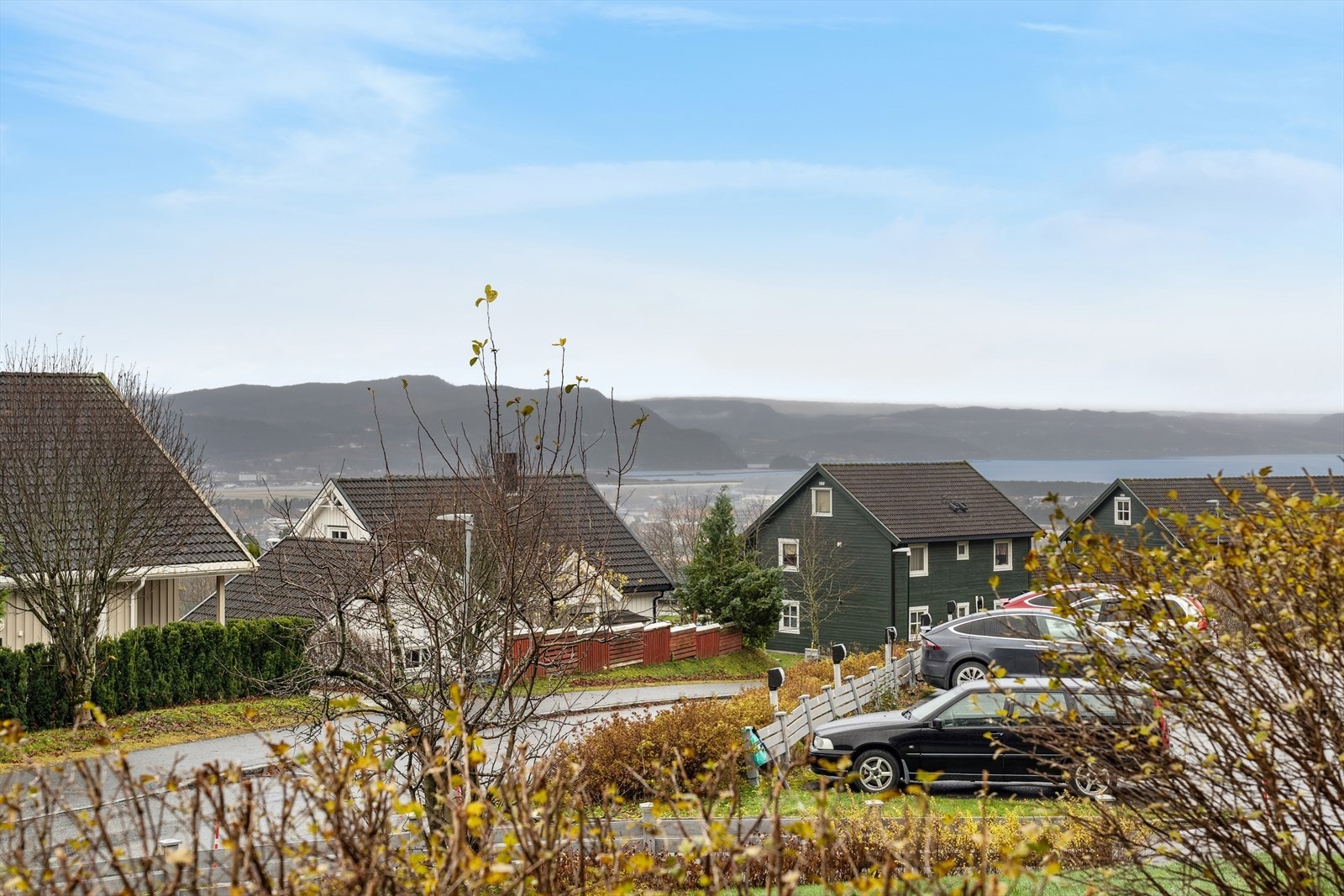 Stjørdal sentrum ligger i kort avstand til eiendommen, hvor du finner alt du måtte trenge av service-fasiliteter. Galleribilde