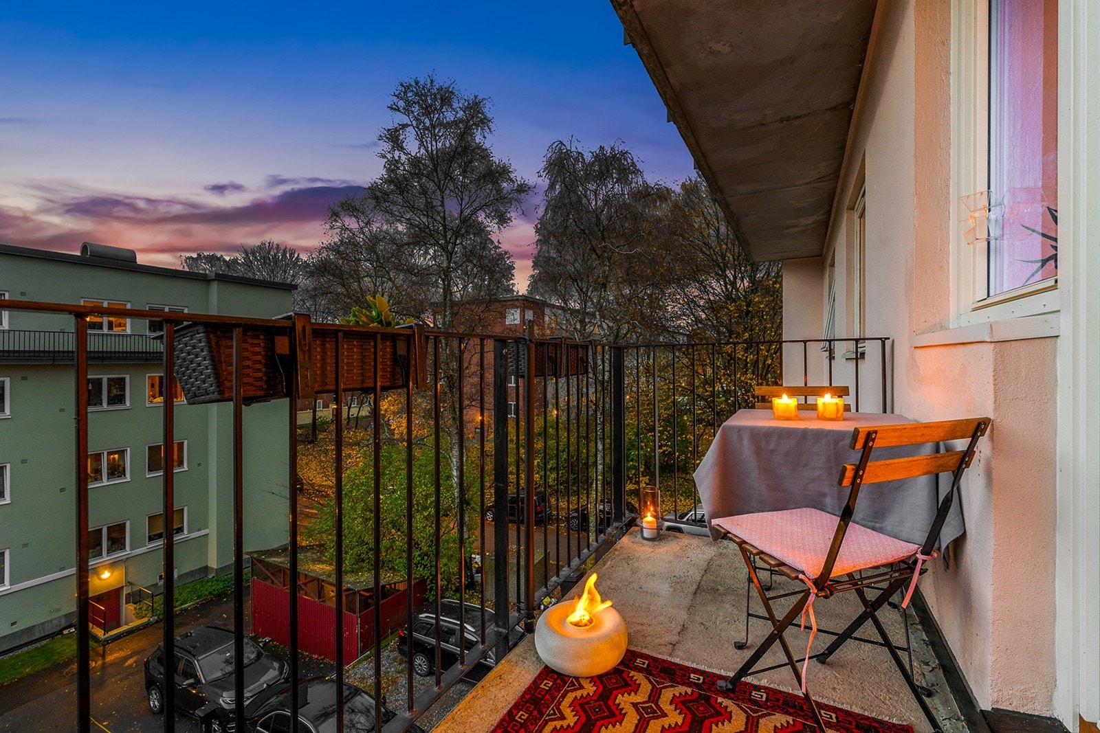 Lys og trivelig balkong med gode solforhold Galleribilde