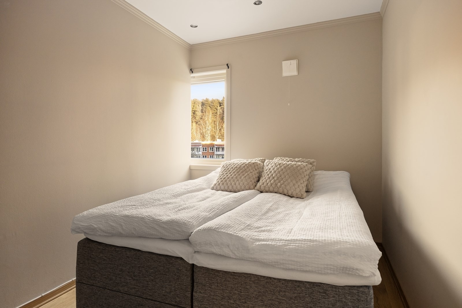 - Bod som i dag blir brukt som soverom. Det er ikke godkjent for varig opphold- Galleribilde