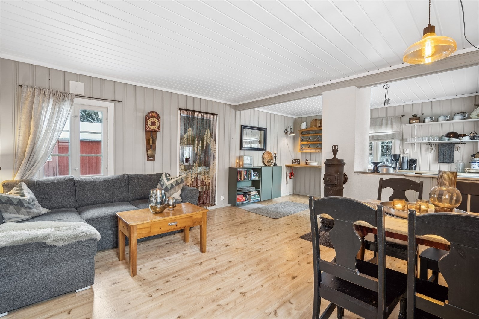 Om kvelden kan dere slappe av foran vedovnen, etter en lang dag i skiløypene. Galleribilde