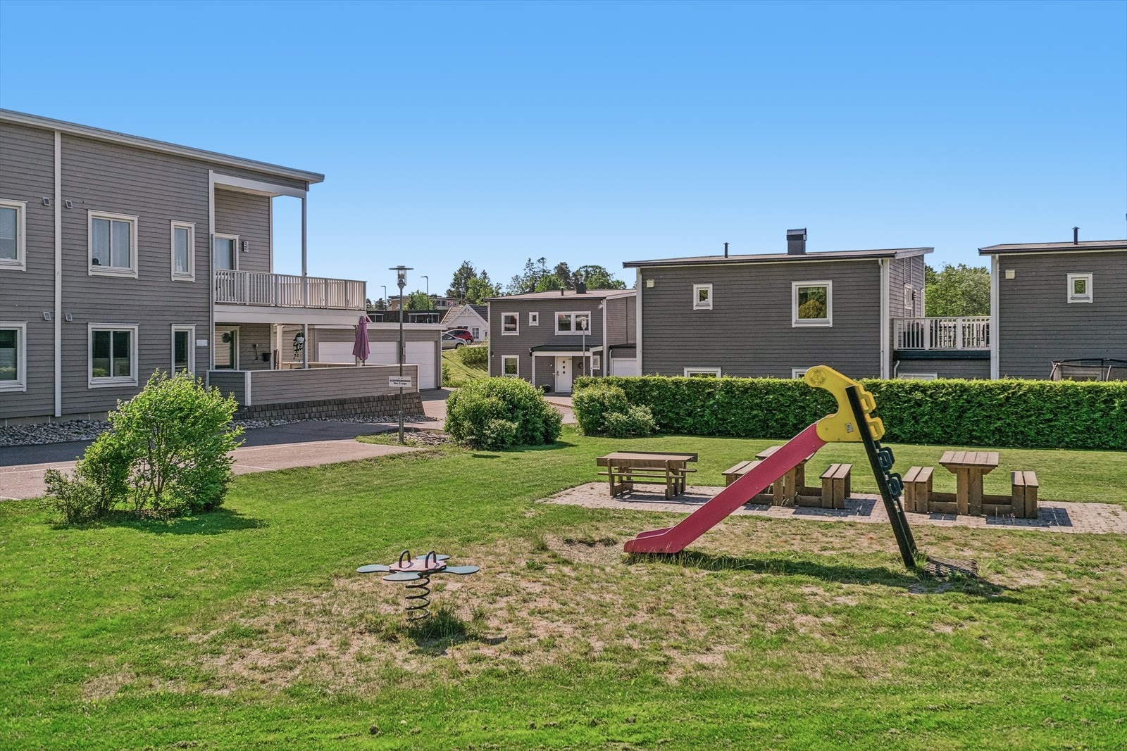 Fellesområder for borettslaget, fin plass til bursdagsselskap, lek og moro! Galleribilde