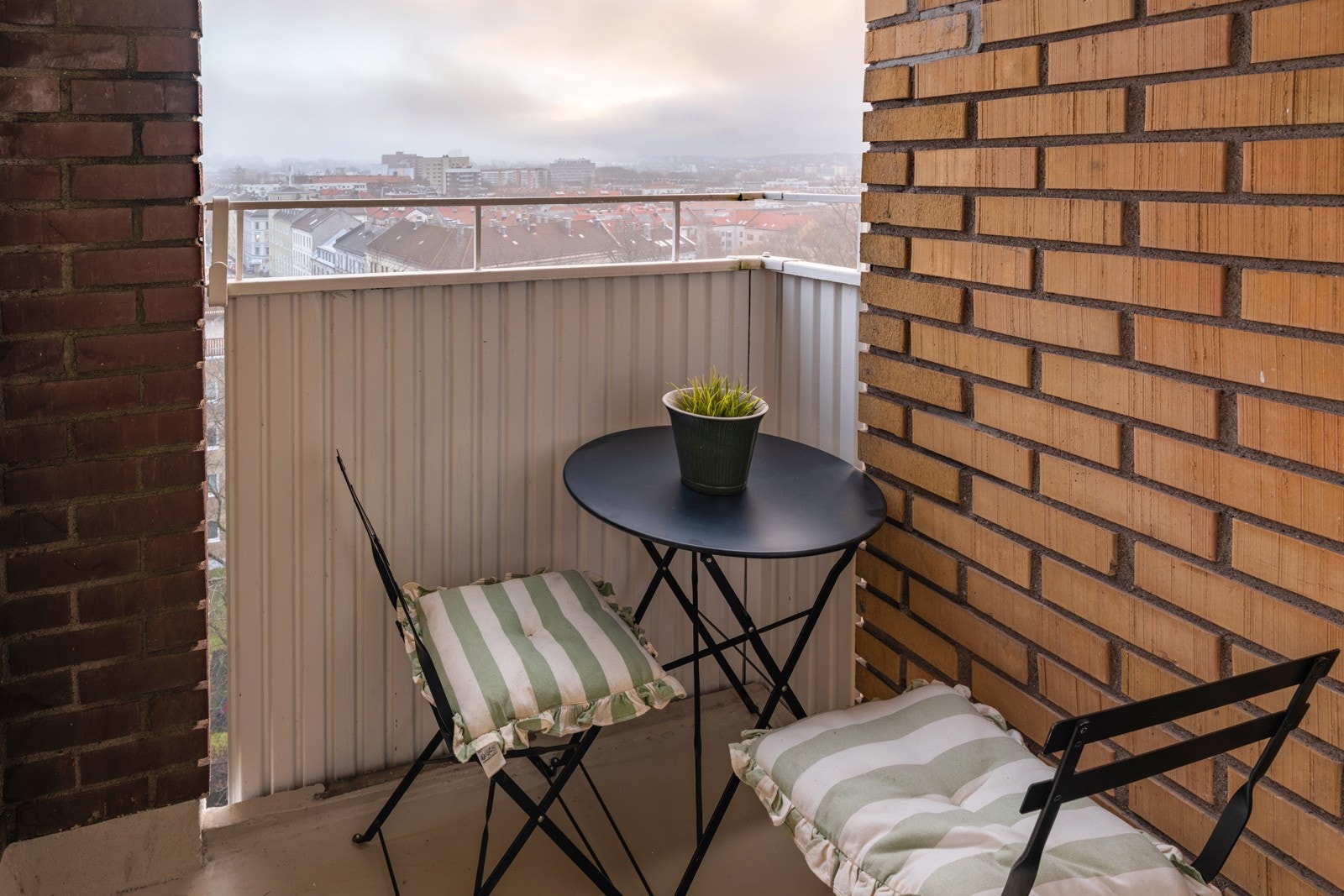 Fra stuen har du utgang til en koselig østvendt balkong på ca. 2,5m². Galleribilde