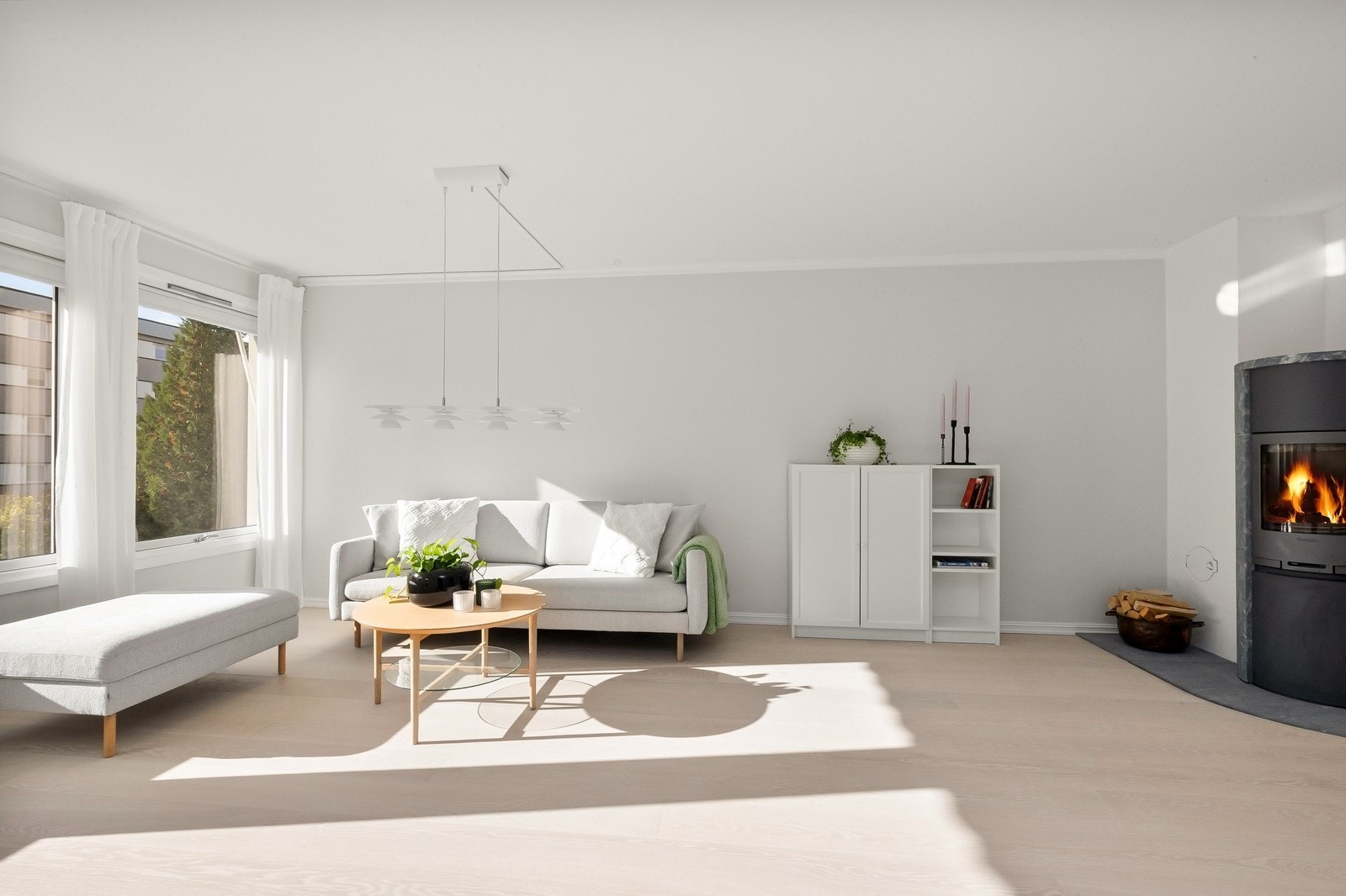 Lys stue Galleribilde