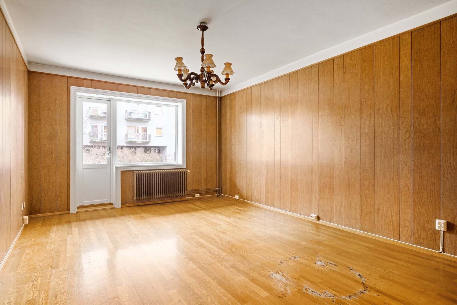 Oppvarming via radiatorer tilkoblet varmtvannsanlegg. Galleribilde