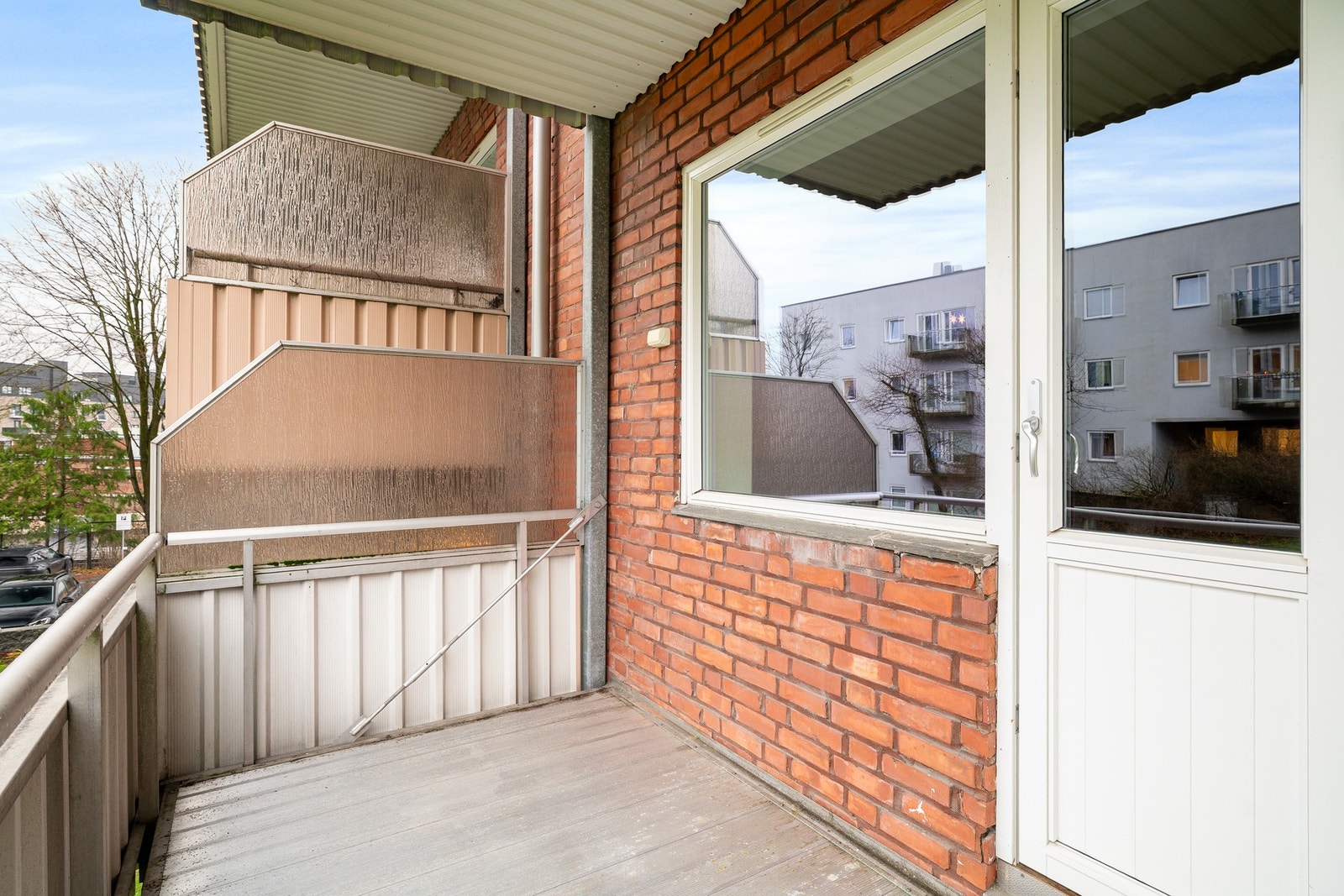 Balkongen er ca 6 kvm. Galleribilde