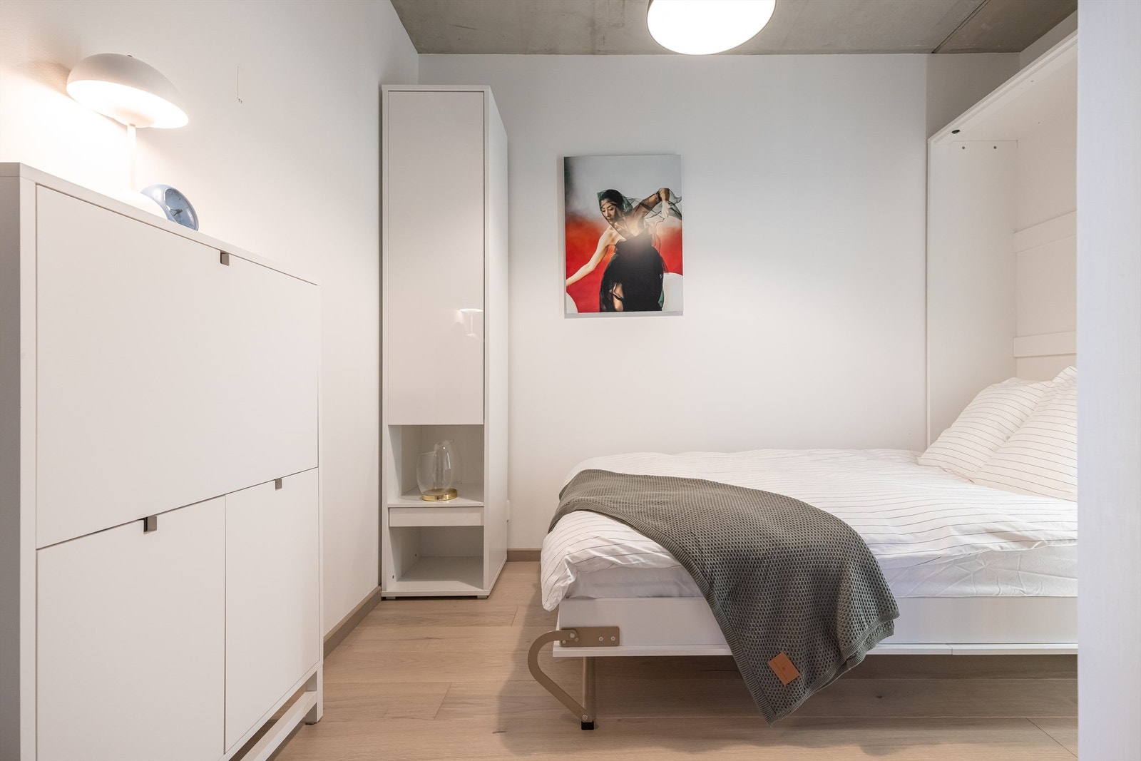 Rommet er i dag innredet med en praktisk skapseng, noe som gir gode muligheter for å utnytte rommet til det fulleste. Galleribilde