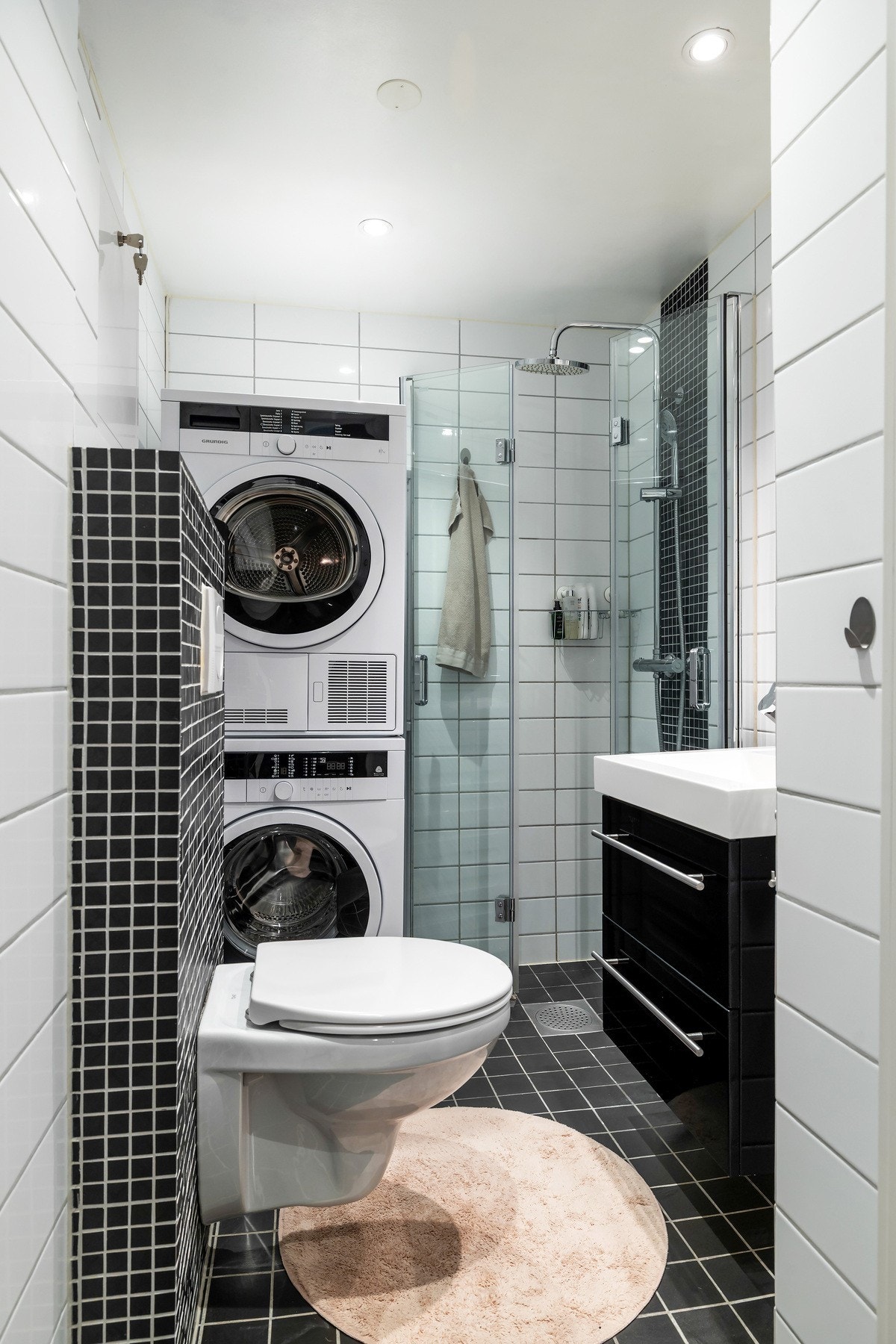 Det er opplegg for vaskemaskin og tørketrommel. Galleribilde