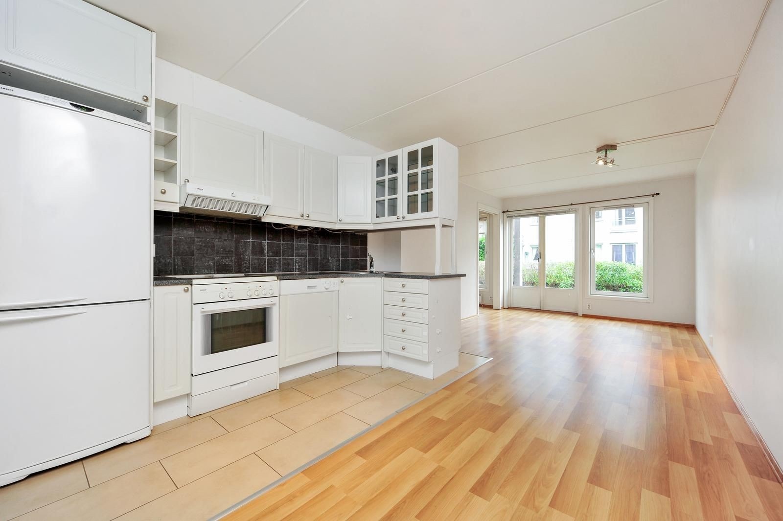 Kjøkken med oppvaskmaskin Galleribilde