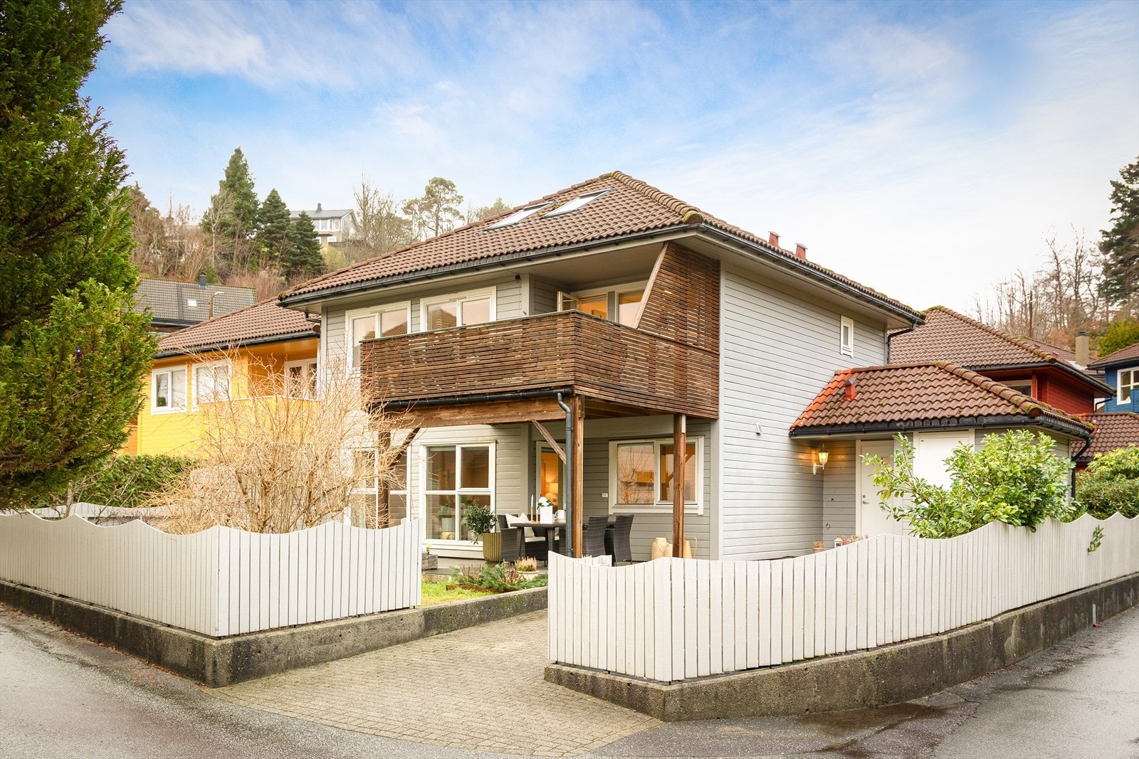 Velkommen til Smøråshagen 9 - Presentert av Eiendomsmegler Norge v/ June Johannessen! Galleribilde