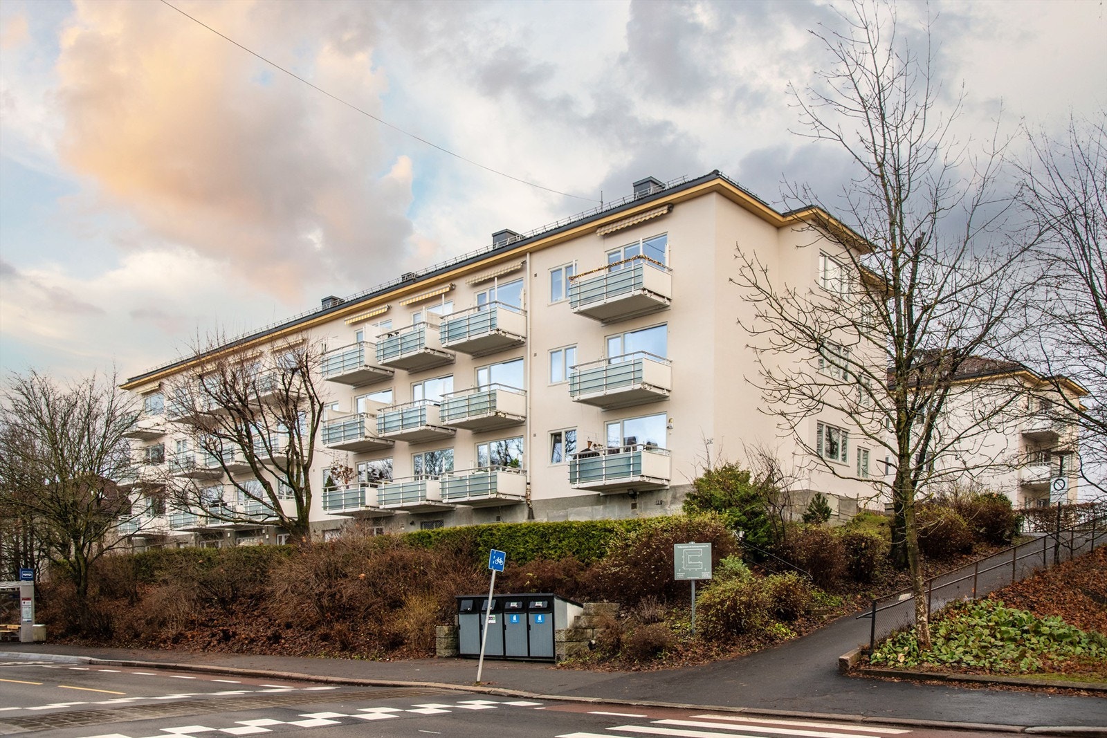 Geitmyrsveien 73 sett fra vestsiden. Galleribilde