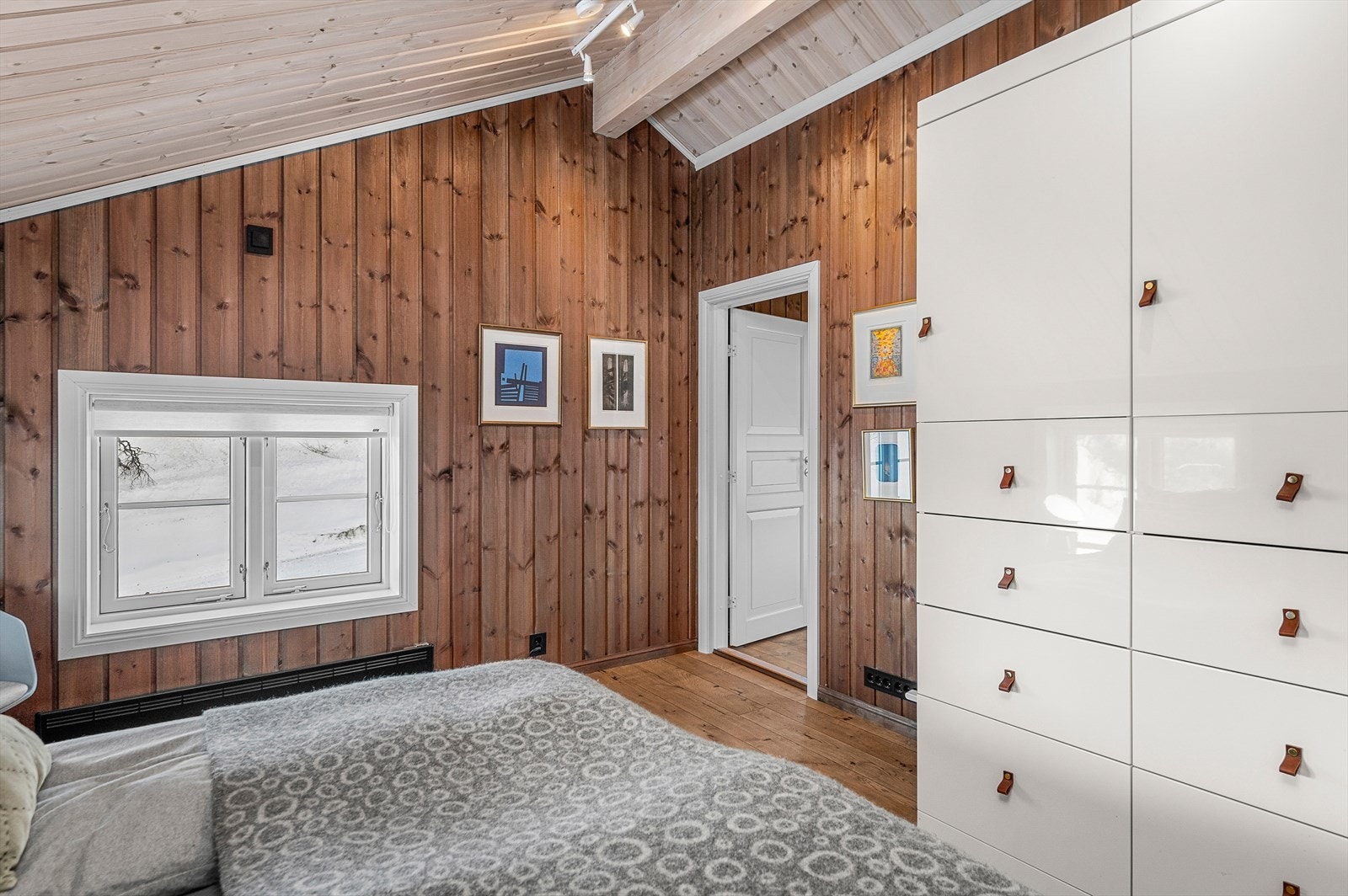 Loftstua er på 12,5m² og et rom hvor ungdommen kan få sin egen sosiale sone og trekker seg litt tilbake Galleribilde