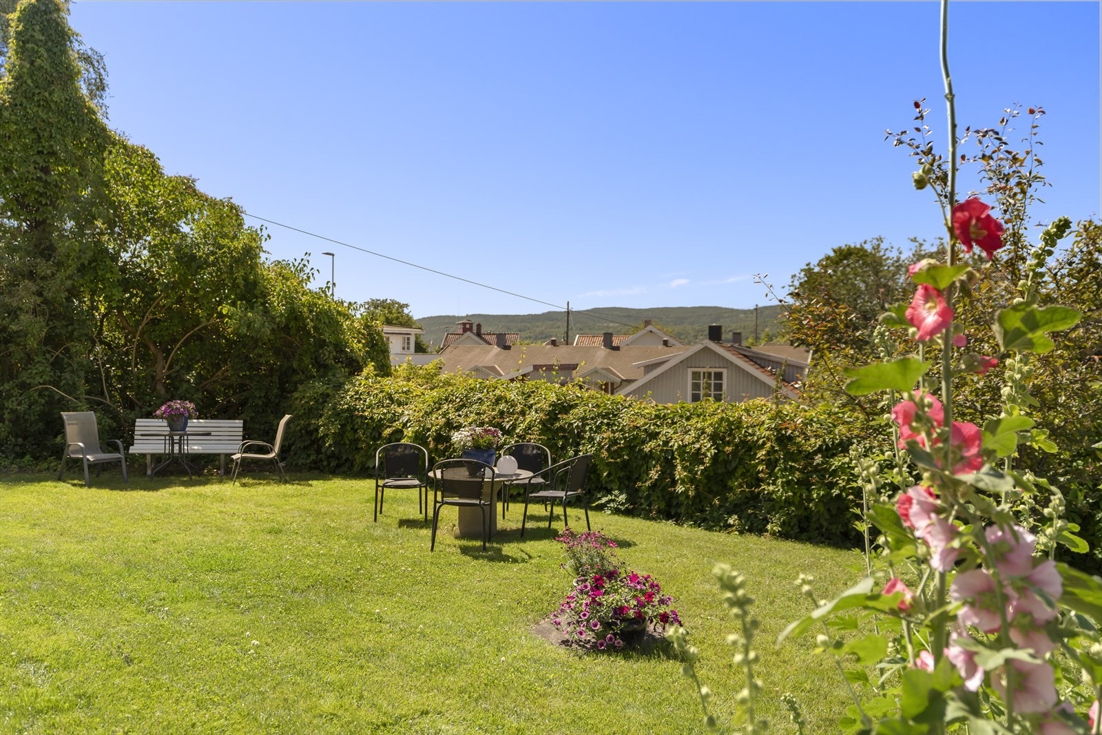 Lindtruppbakken er et veldig hyggelig bomiljø i sentrum av Drøbak. Galleribilde