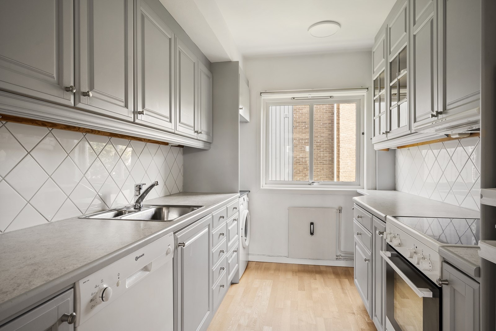 Eget kjøkken med adkomst fra stuen. Galleribilde