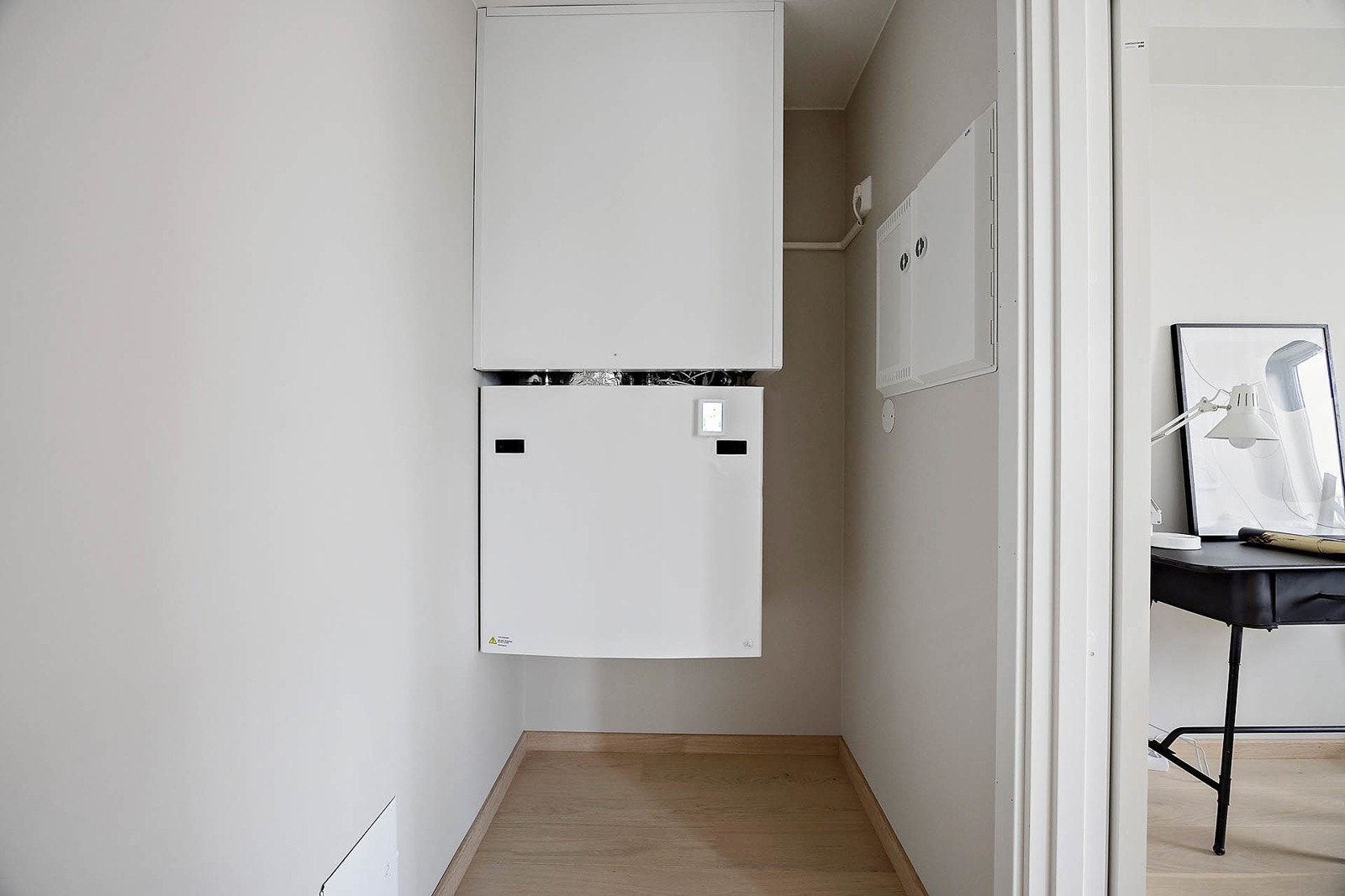 Praktisk med innvendig bod. Ventilasjonsaggregat er plassert i bod. Galleribilde