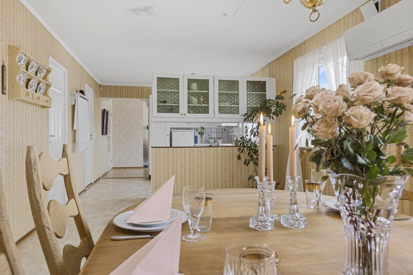 Detaljbilde av spisestuen. Galleribilde