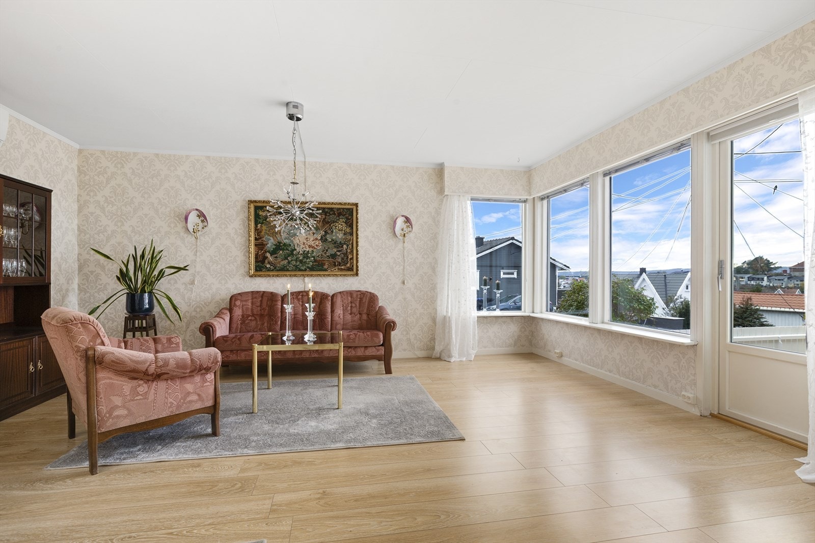 Abelsborgveien 15 er en innholdsrik enebolig med alt på en flate. Galleribilde