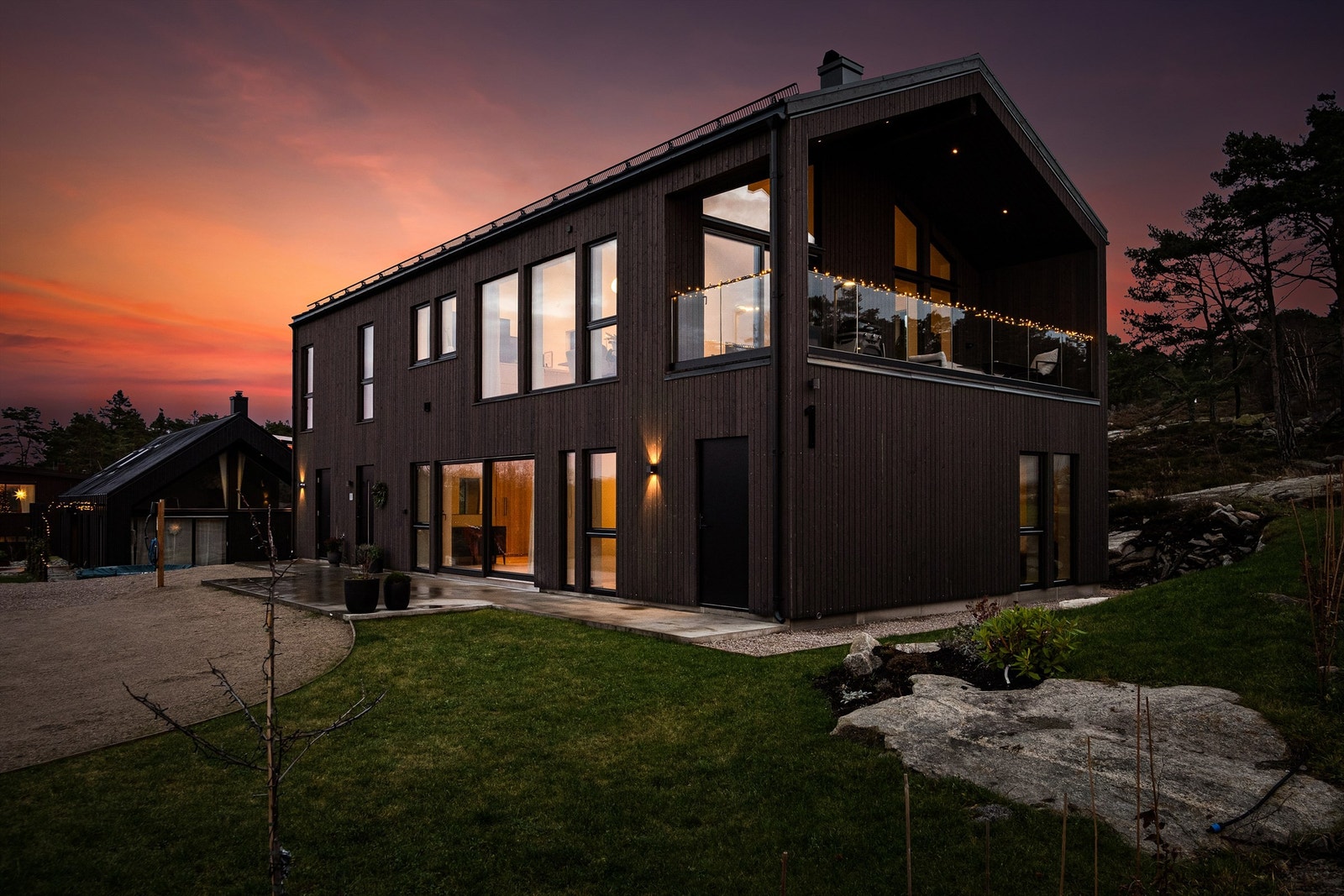 Velkommen til Nedre Langgårdslia 1 - presentert av Kenneth Graarud Olsen i Krogsveen. Fotograf; Kristoffer Kristiansen. Galleribilde