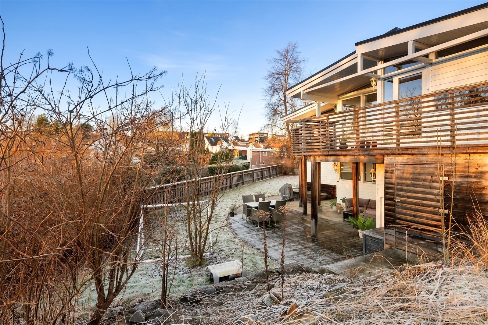 Her kan solen nytes om våren til høsten fra ca. kl. 0500 - 2130. Galleribilde