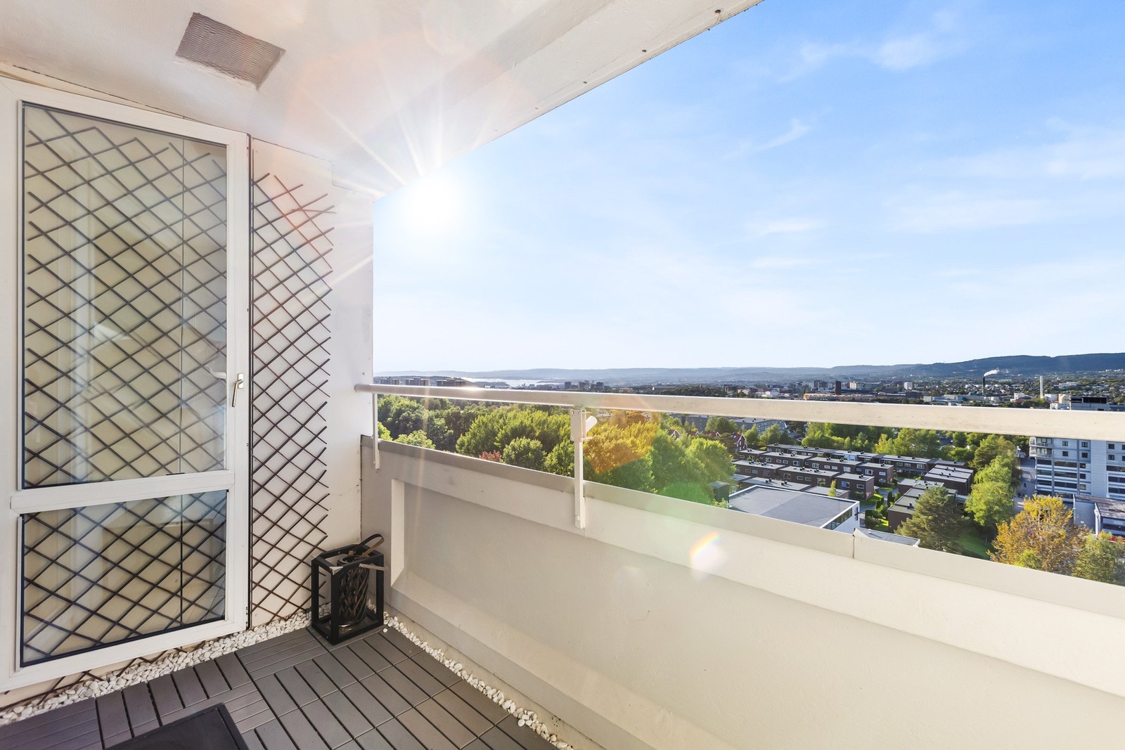 Noen av fordelene med å bo i byggets øverste etasje - Utsikt! Galleribilde