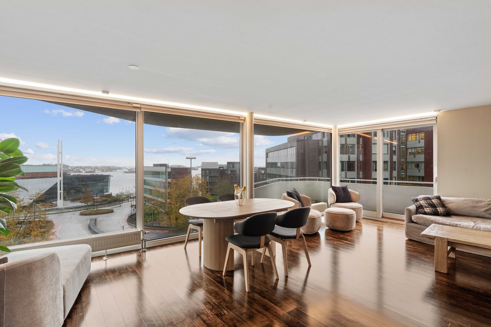 Sjøutsikt fra stue/kjøkken Galleribilde