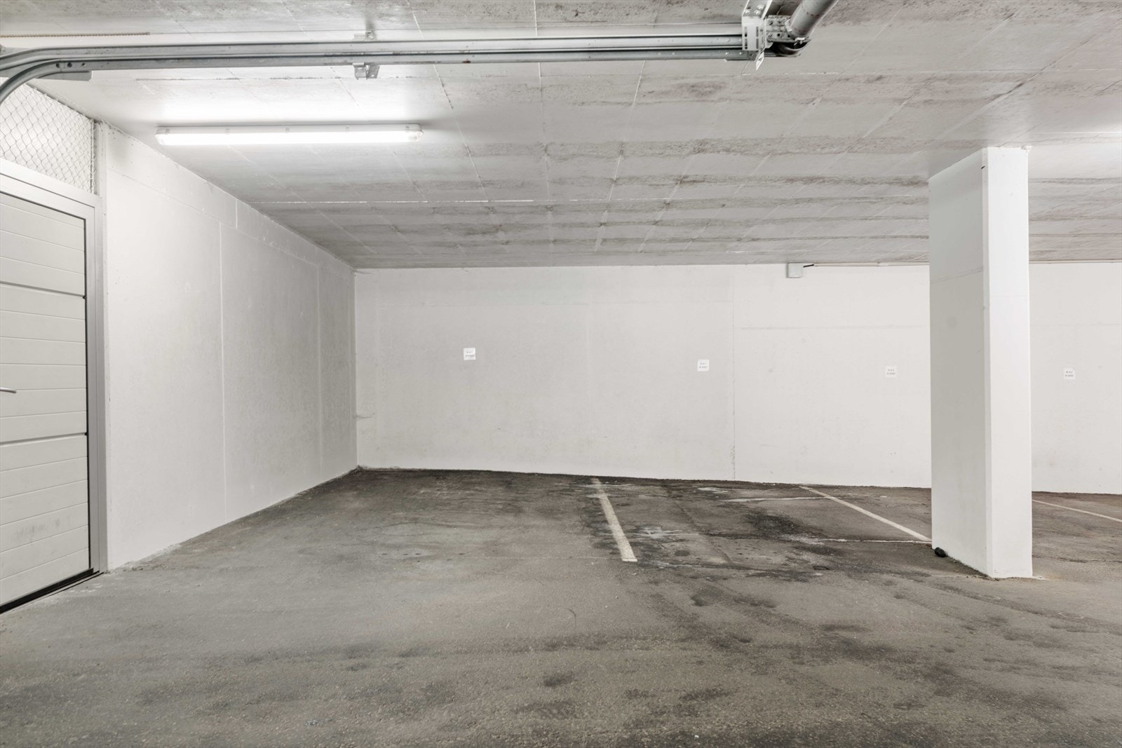 1 fast parkeringsplass medfølger mulighet for 2 Galleribilde