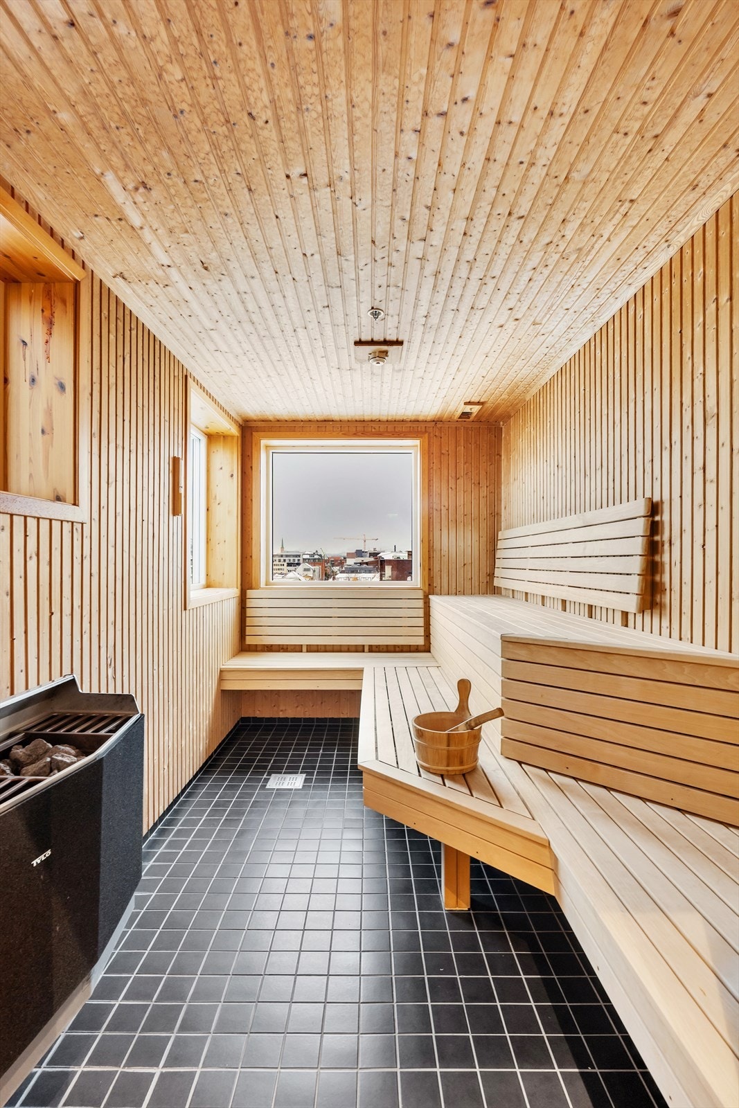 Felles badstu. Galleribilde