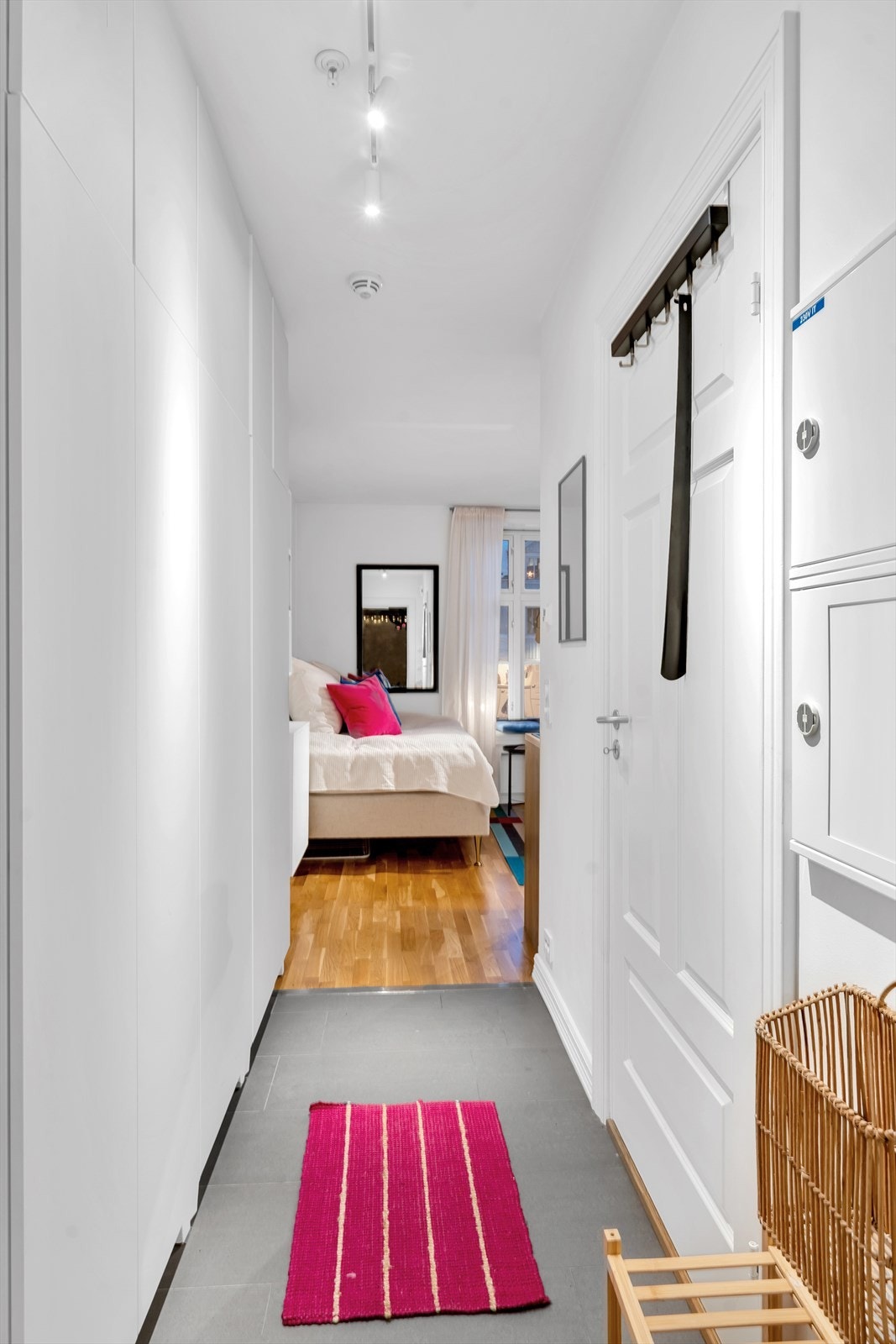 Flislagt entré med gulvvarme. Galleribilde